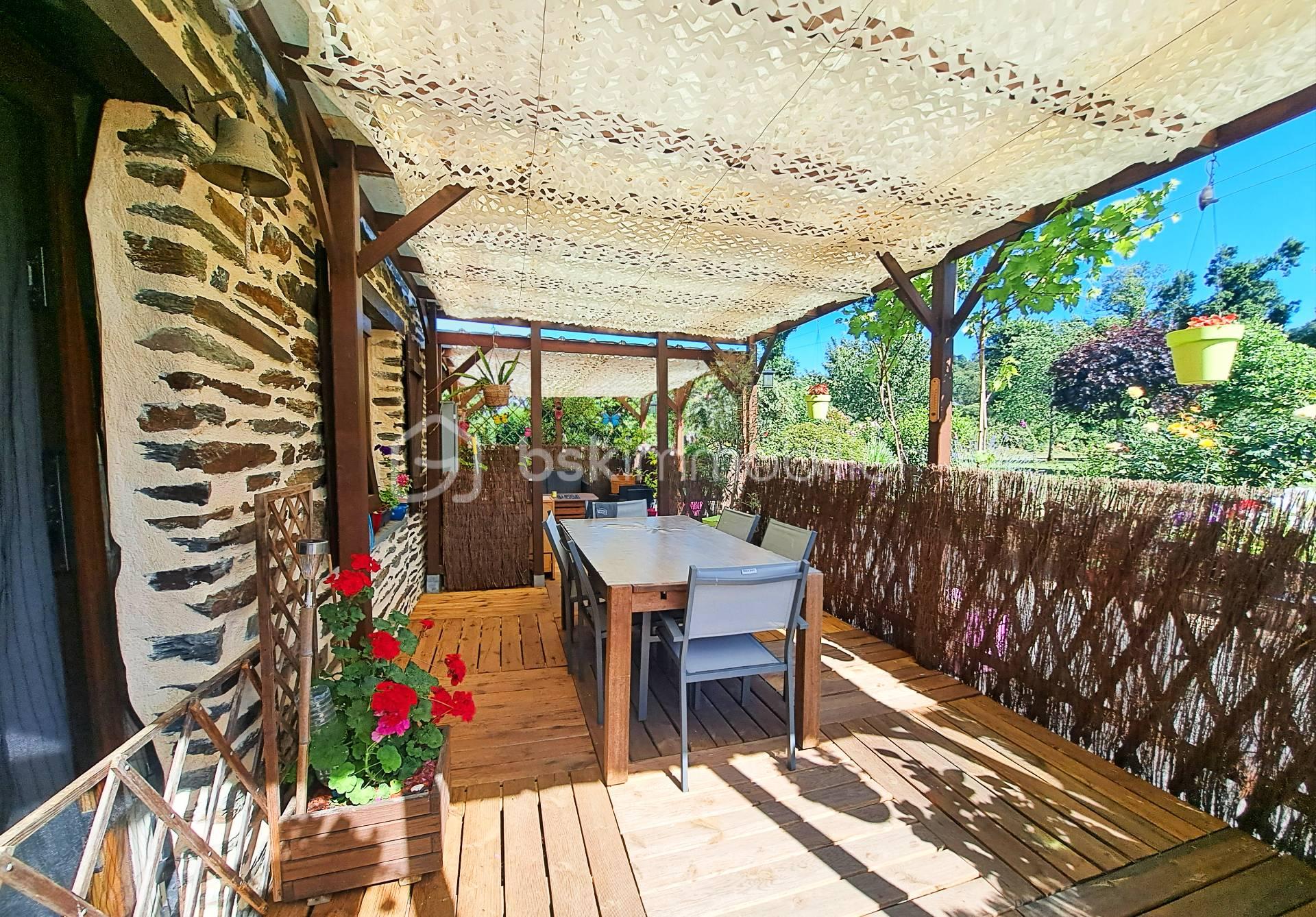 terrasse côté repas.jpg
