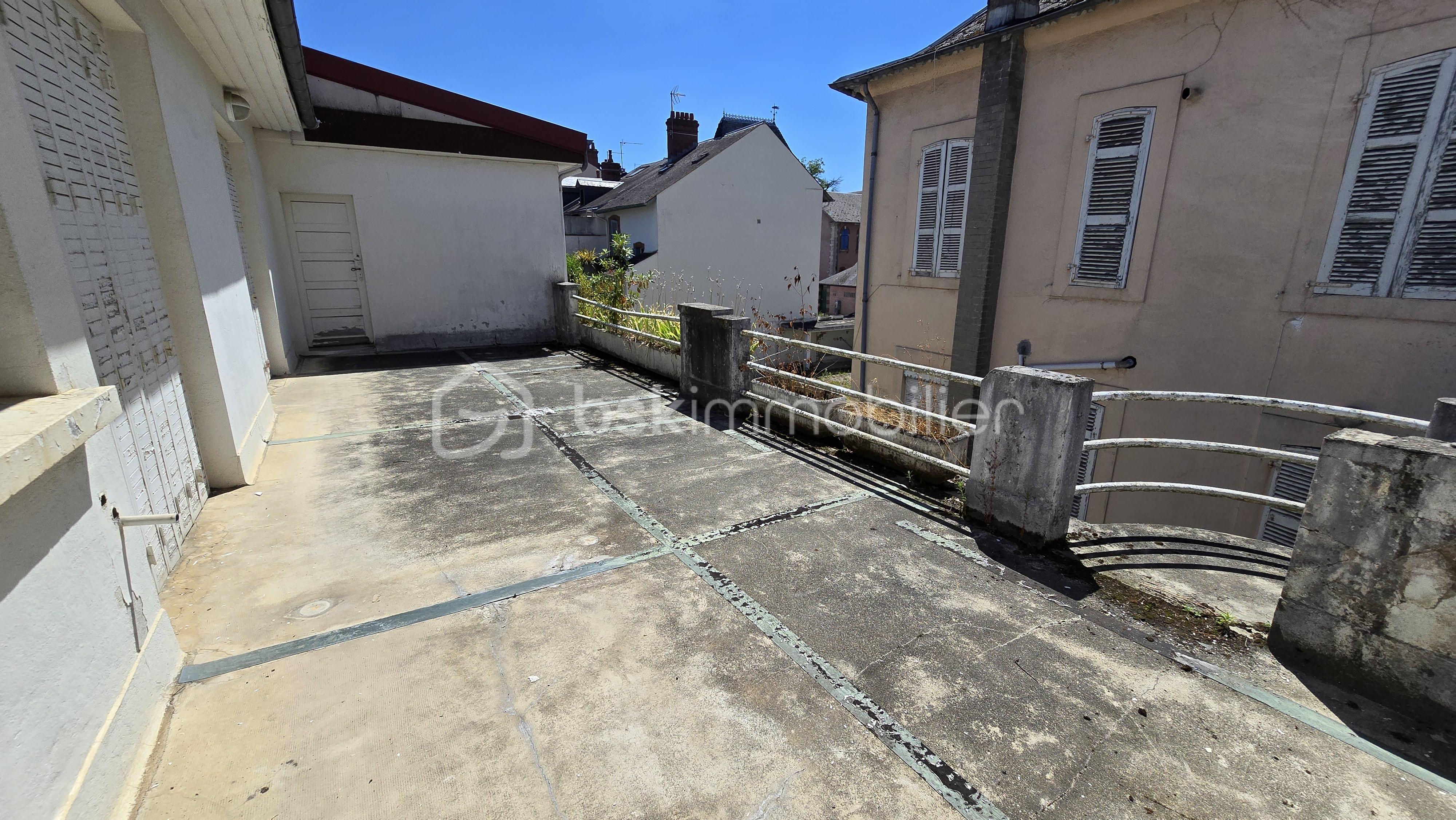 Immeuble de 555 m² - 20250716_124047.jpg