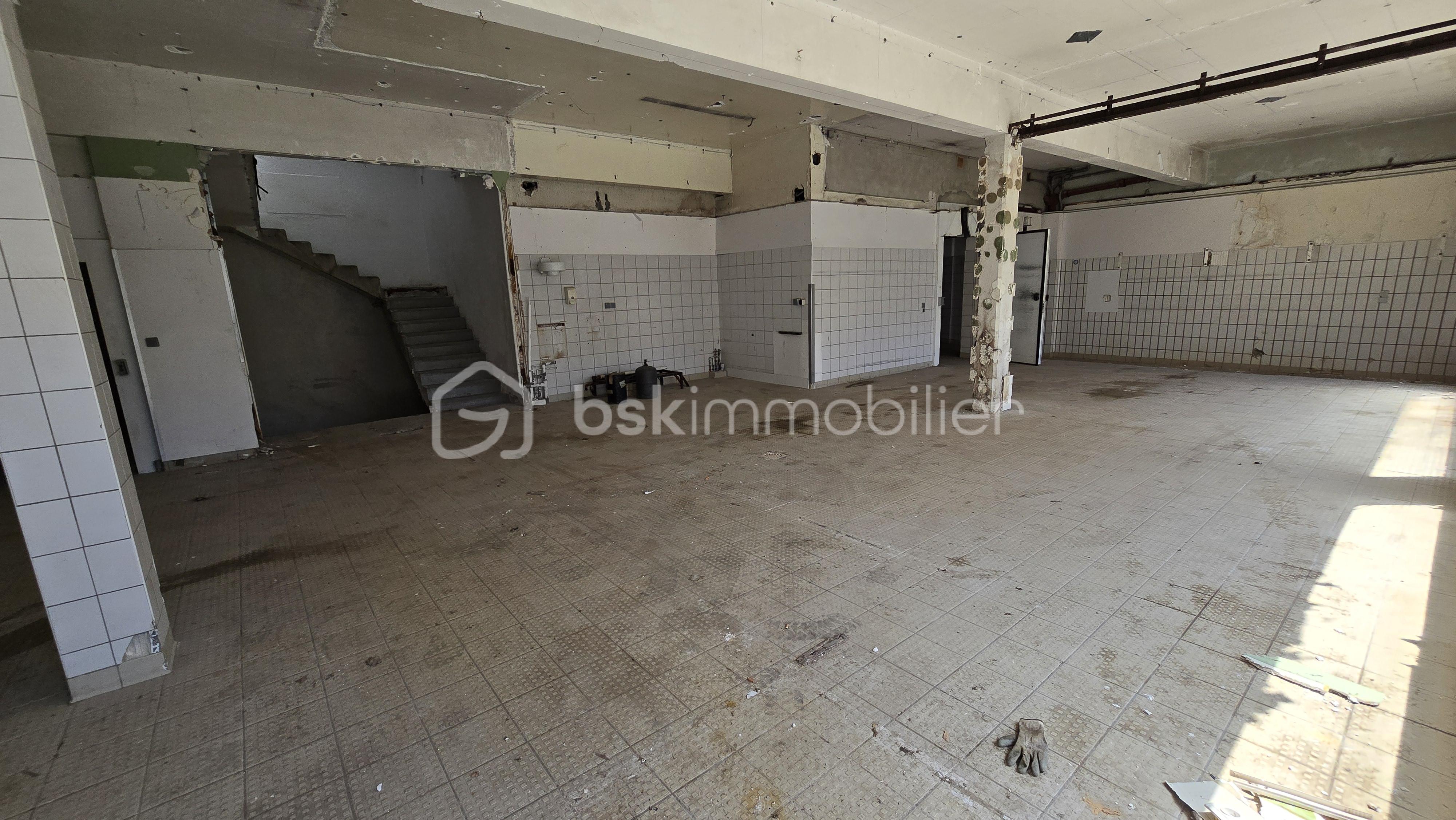 Immeuble de 555 m² - 20250716_124253.jpg