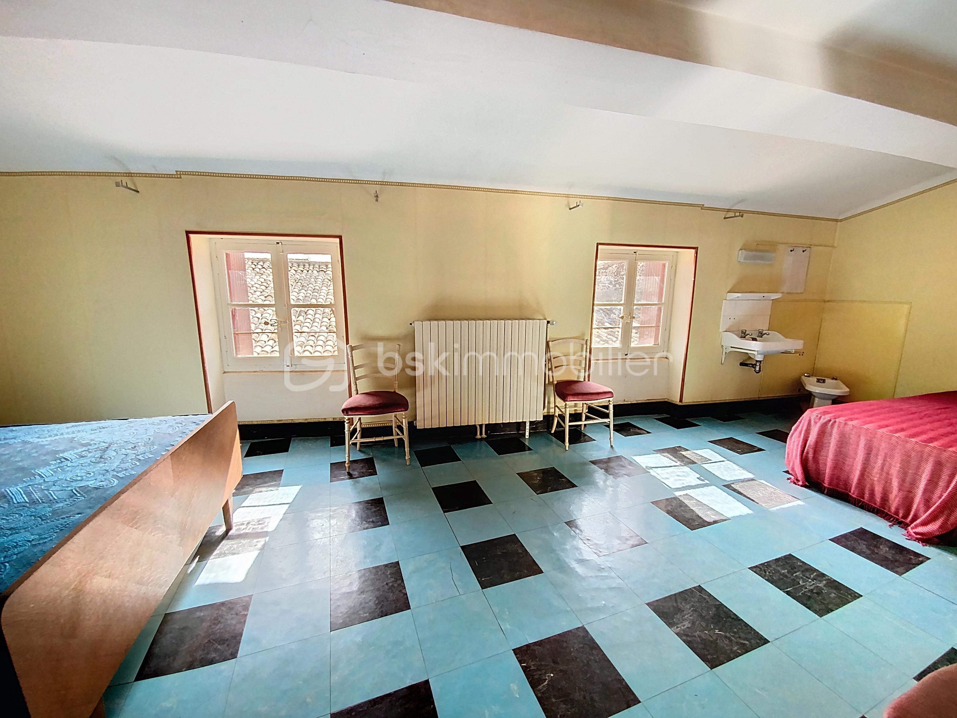 Maison de village de 263 m²