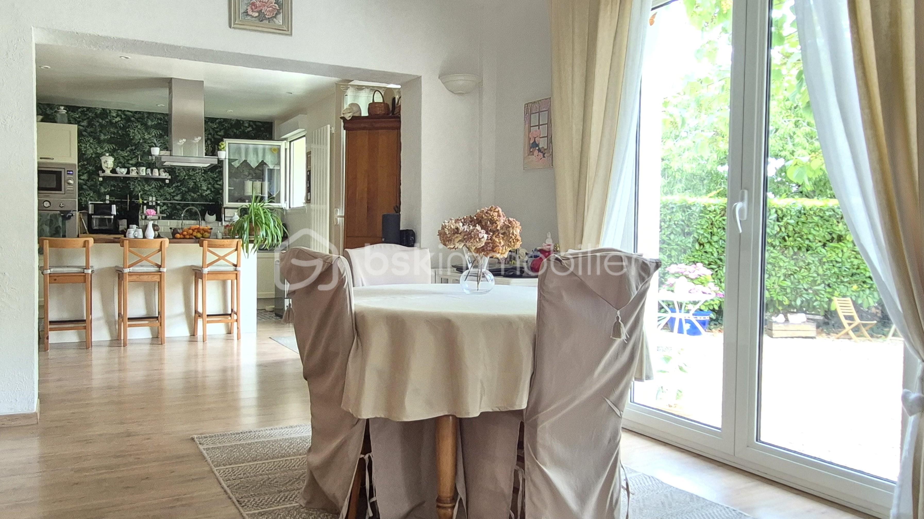 Maison de 131 m² - Salle à manger.jpg