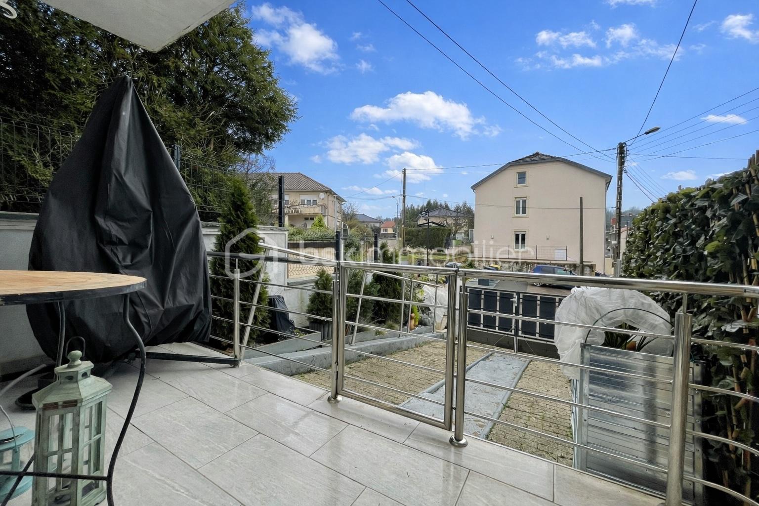 Terrasse avec vue sur le quartier.jpg