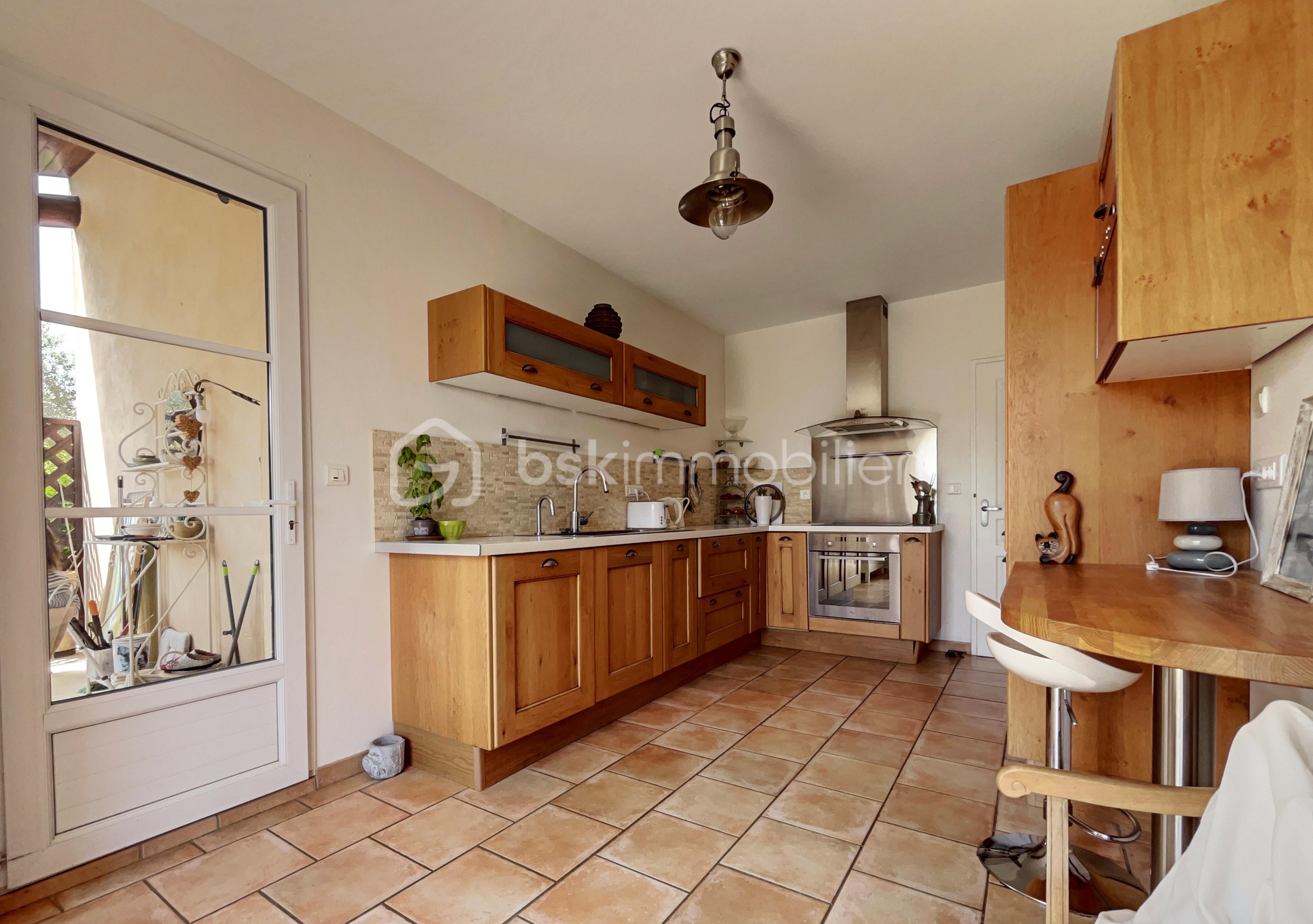 Maison provencale de 96 m² - Cuisine.jpg