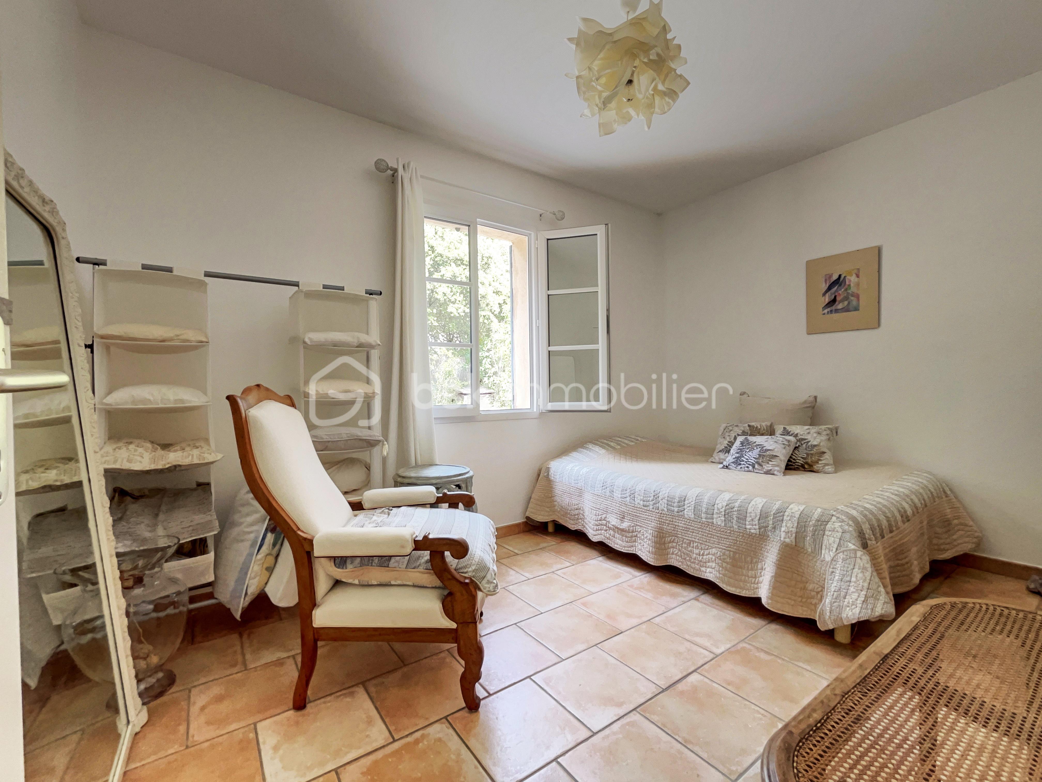 Maison provencale de 96 m² - Chambre-2 2.jpg