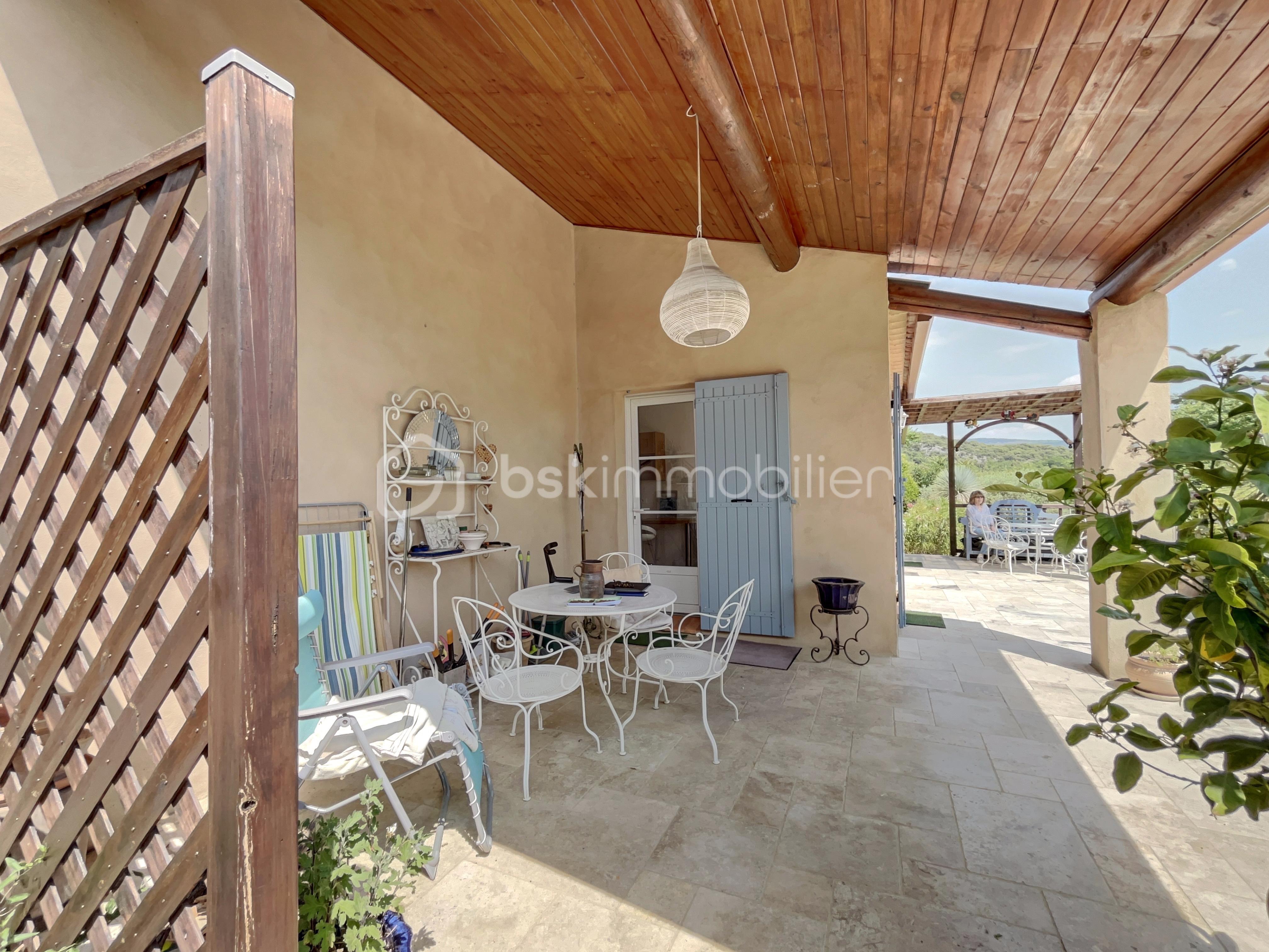 Maison provencale de 96 m² - Salon-2 Terrasse.jpg