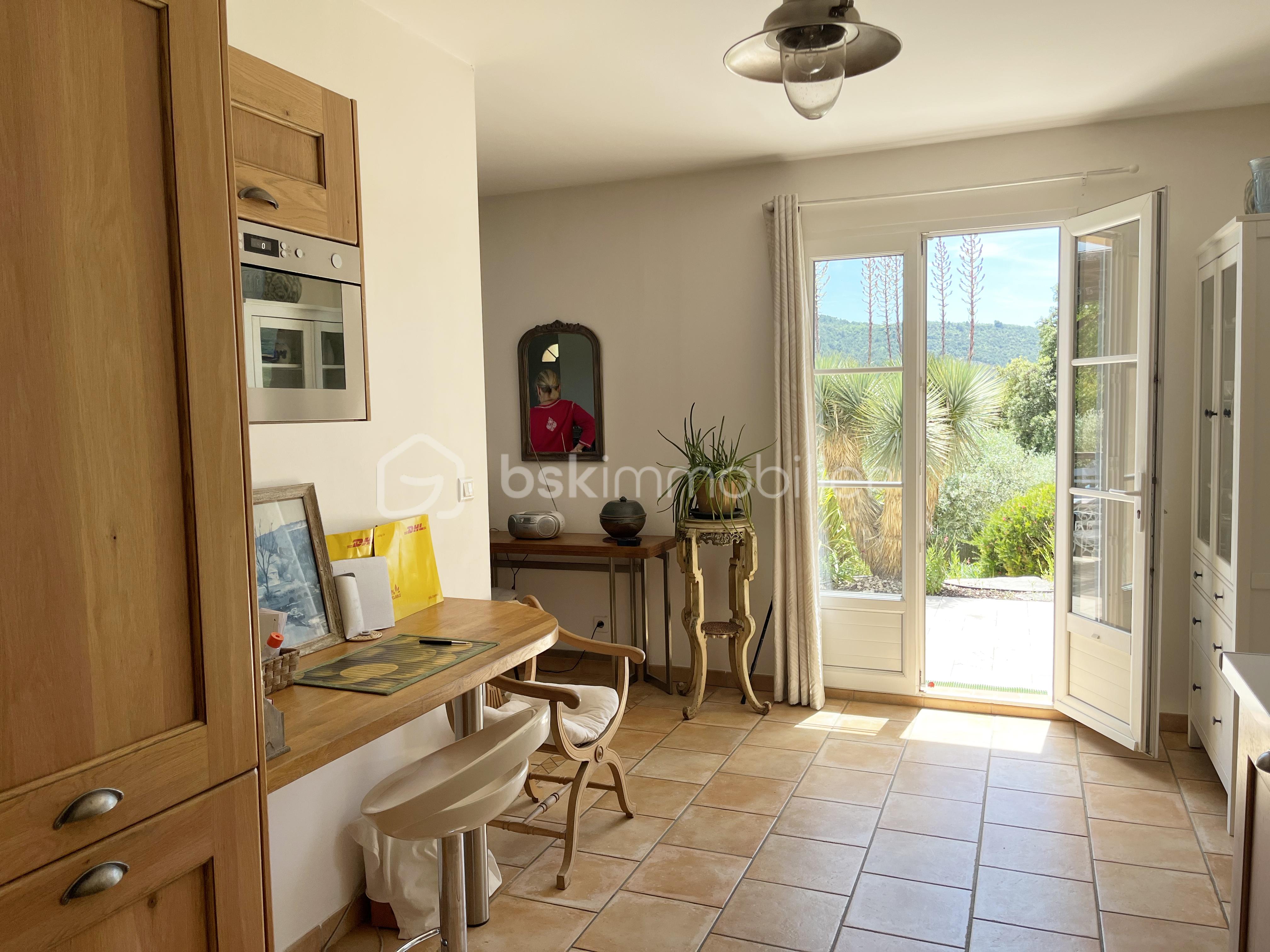 Maison provencale de 96 m² - Cuisine-2.jpg