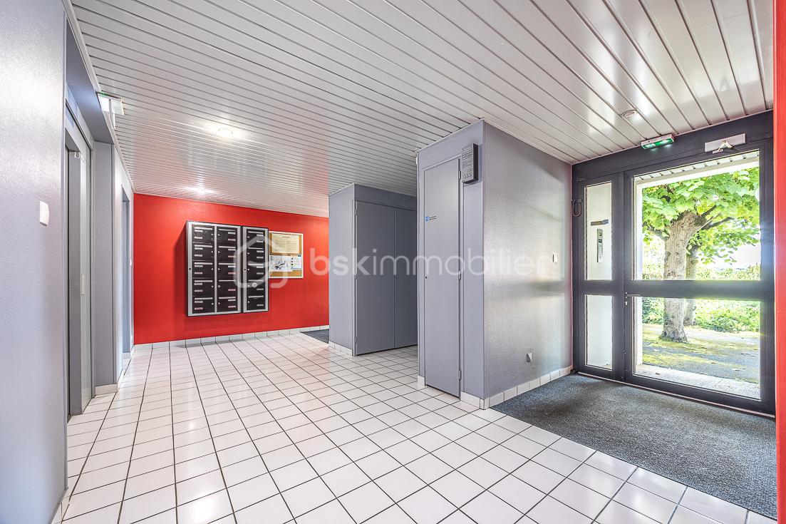 01 hall.jpg