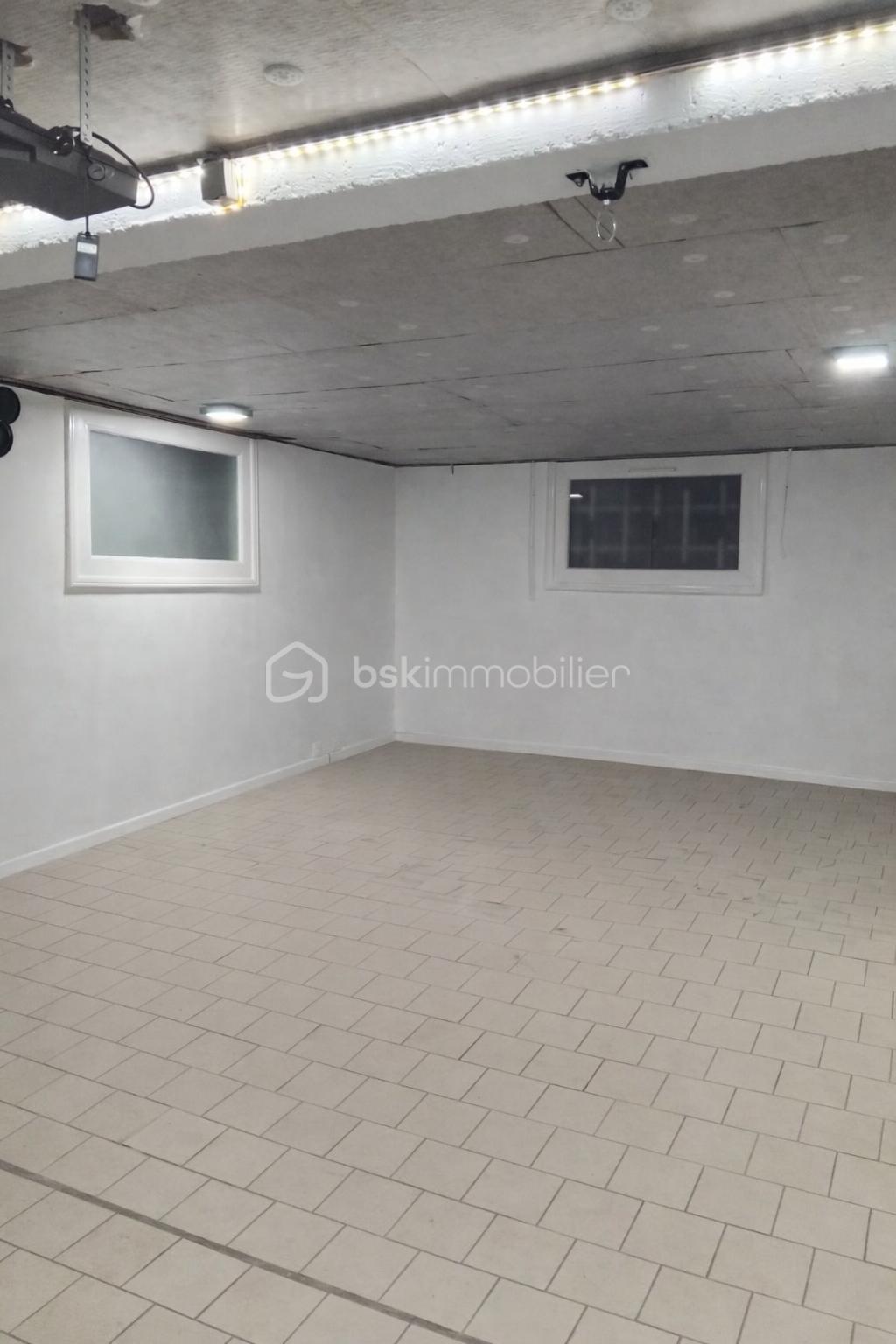 Maison de 100 m² - SOUS SOL VIDE.png