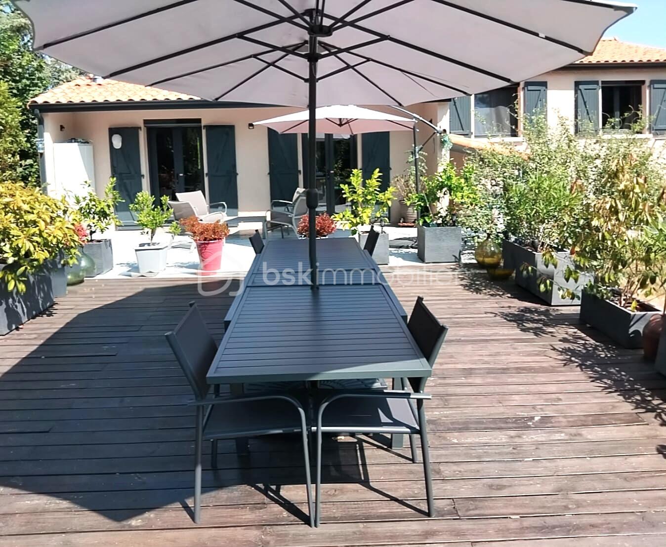 Maison de 100 m² - TERRASSE VERS LA MAISON.jpg