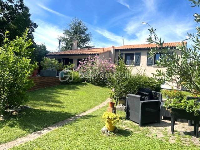 Maison de 100 m² - VUE ARRIEREDDE LA MAISON.jpg