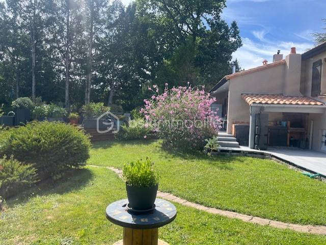 Maison de 99 m² - JARDIN VUE ARRIERE.jpg