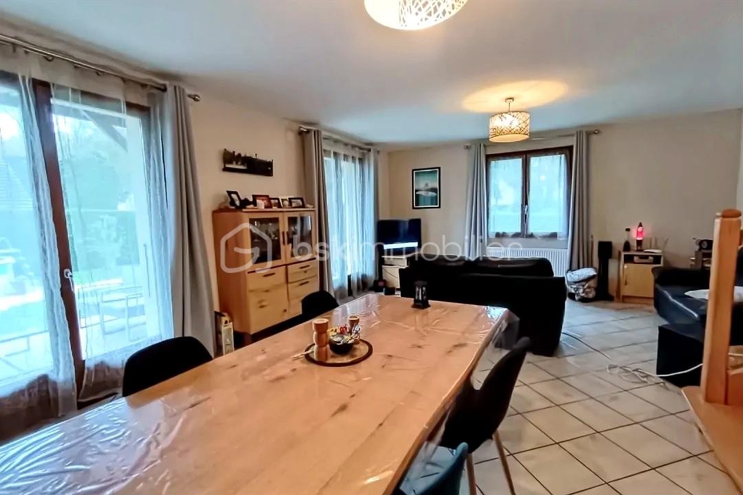 Maison de 155 m² - hoqi-e7e07904fb424e1e91f1c8b900b8ae55.jpg