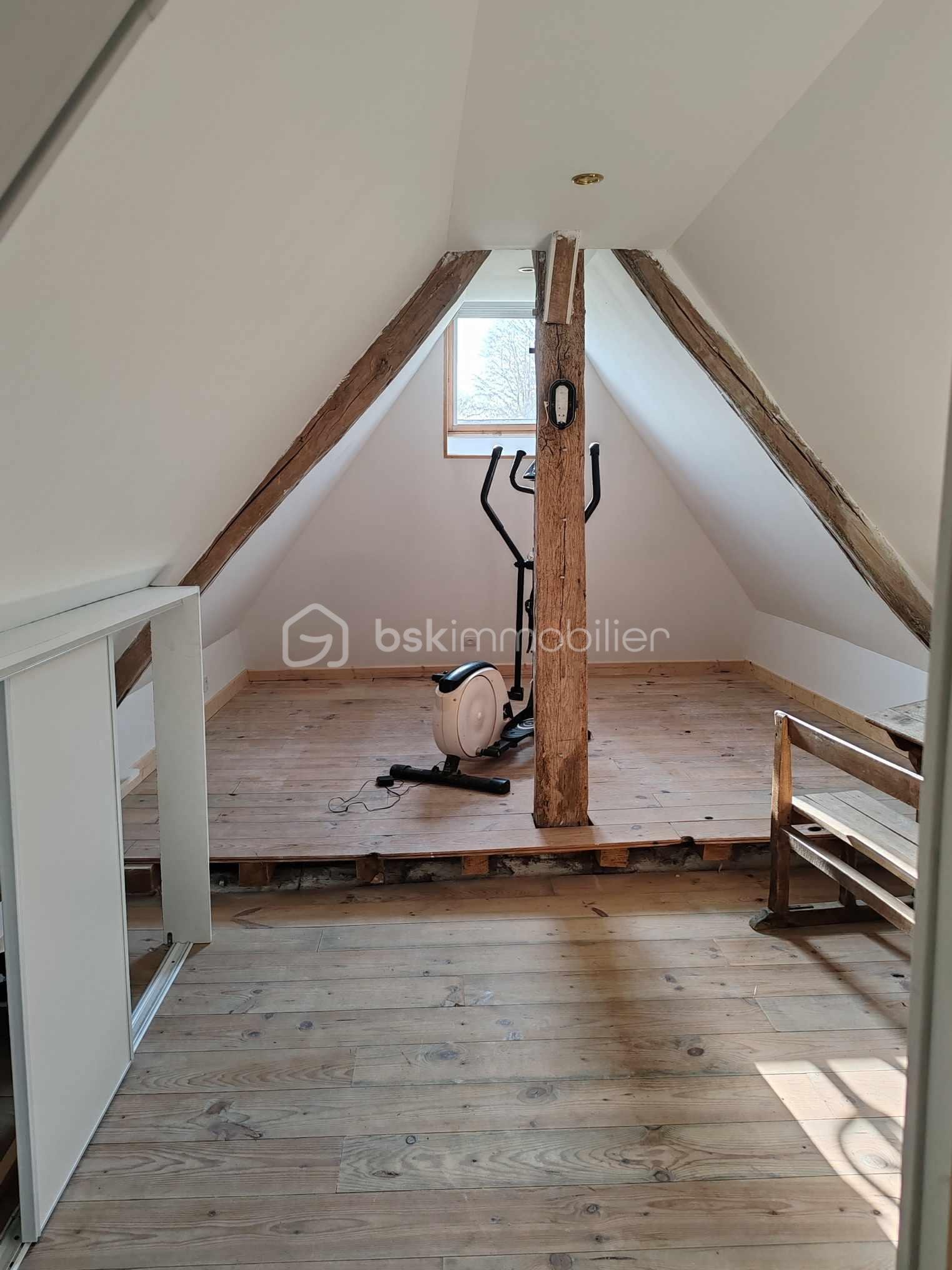 Immeuble de 240 m² - 487418242_962713046035614_6550521369719741762_n.jpg