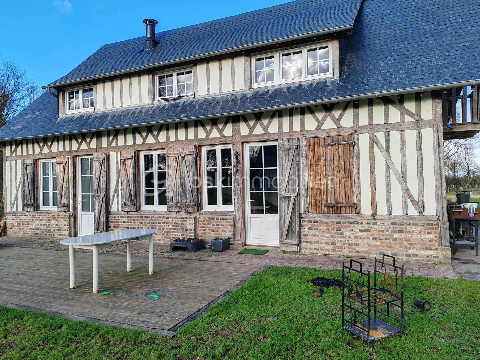 Immeuble de 240 m² - 472482648_1560149654705855_357474649202740377_n.jpg