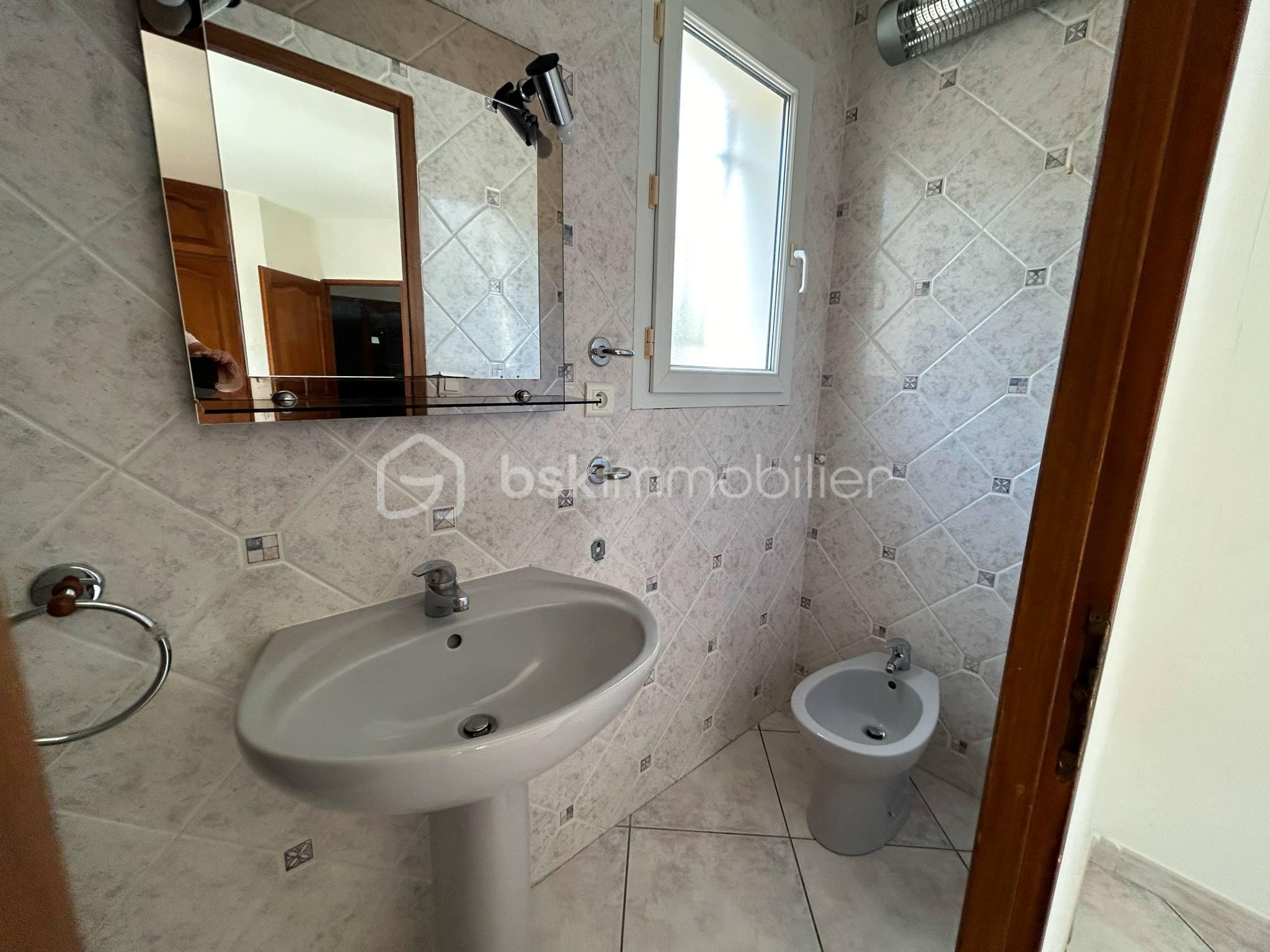 Maison de 117 m² - 166cbe83-9547-4fde-828b-ffa922d2fa97.jpeg