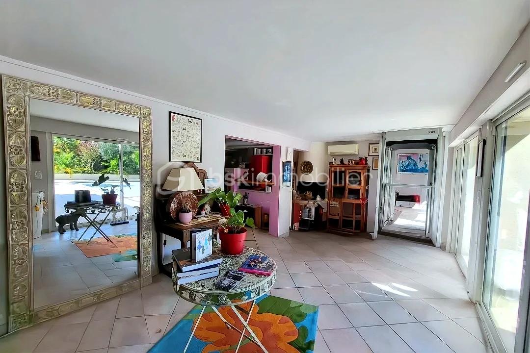 Maison de ville de 145 m² - hoqi-914560bff8334a7aaa3b27c310a7e152.jpg