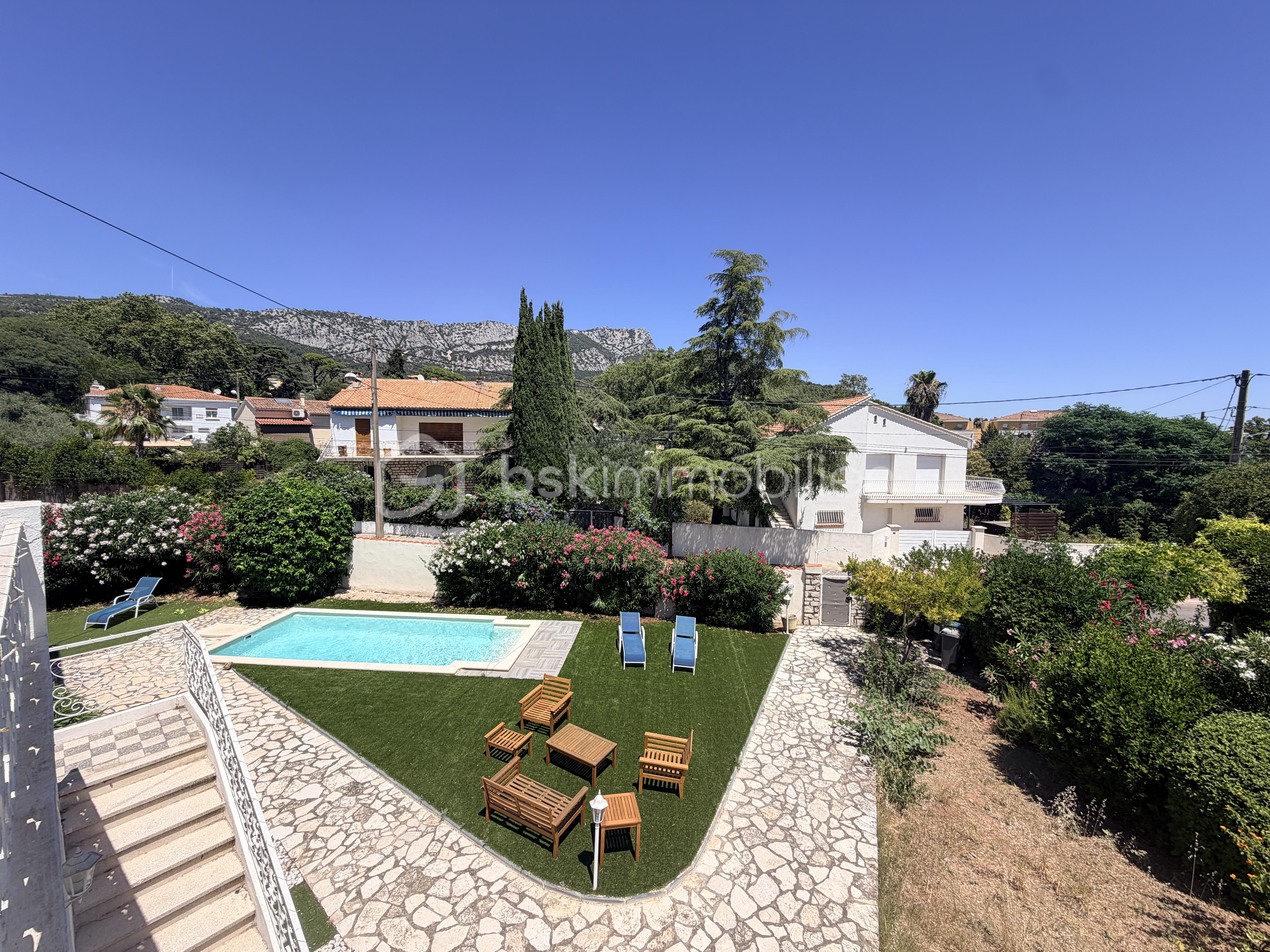 Maison 6 pièces 205 m² · à La Valette-du-Var · 205 m² · 748 800 €
