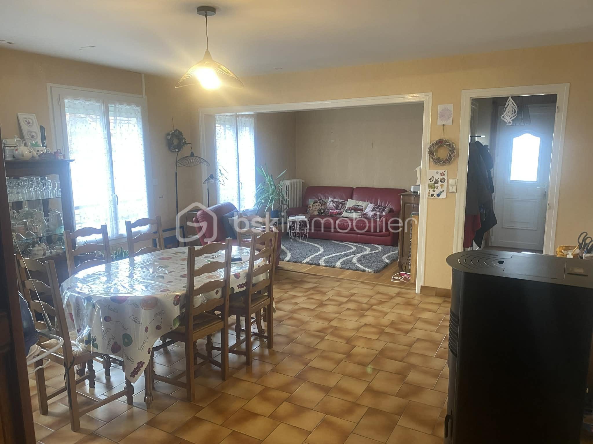 Maison de ville de 82 m² - e7ae0565-dd6a-49ff-99cf-1bee3992093a.jfif