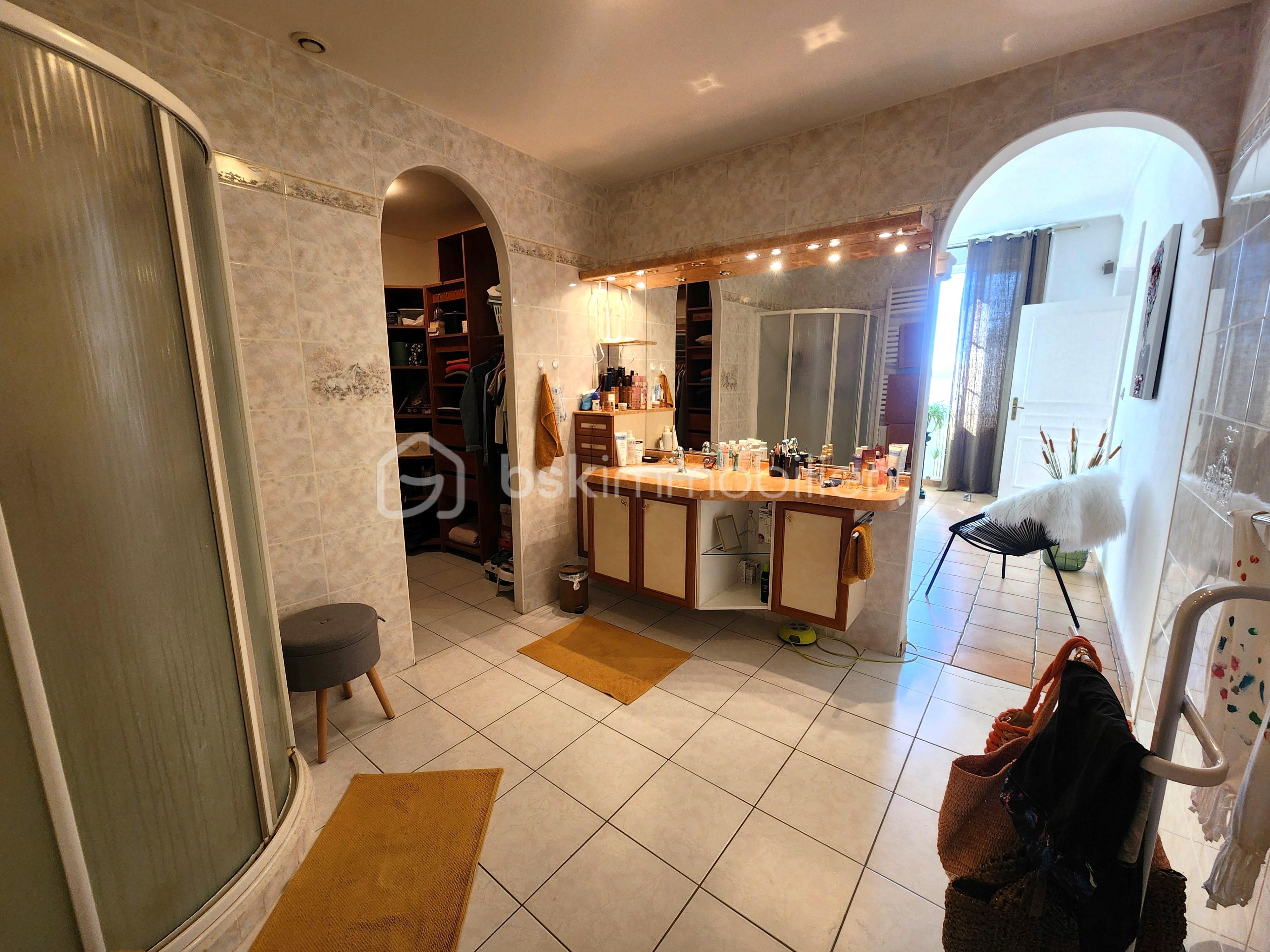 Appartement de 197 m² - Salle de bain.jpg