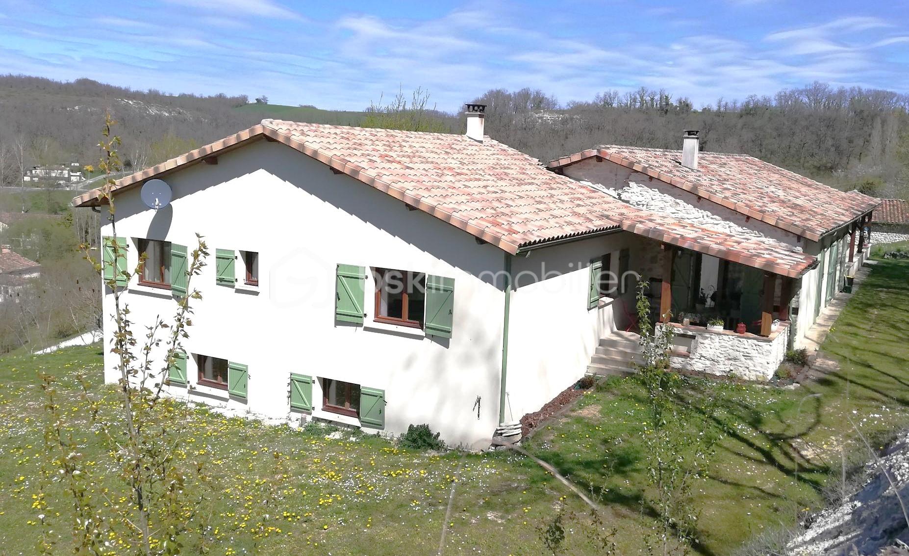 Maison de 240 m² - ZG.jpg