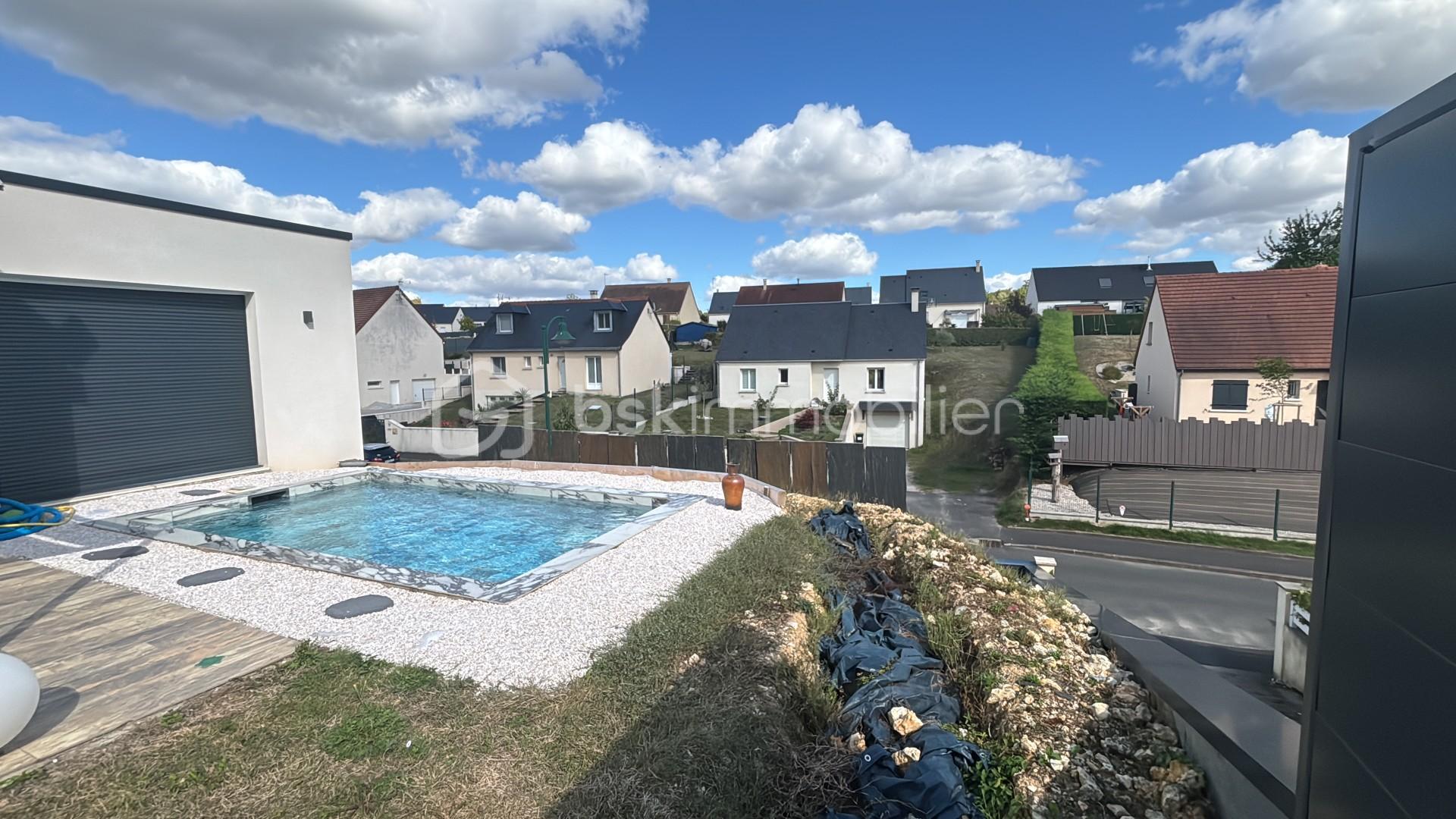 Maison contemporaine de 170 m² - thumbnail_0FF6BCC7-9251-48A1-AC13-7F9F2A072EB4.jpg