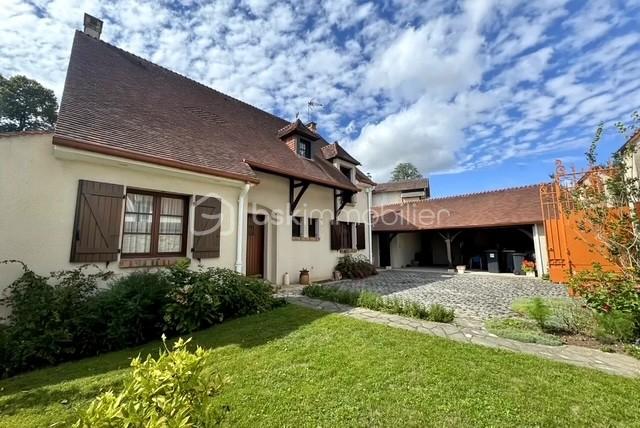 Demeure de 145 m² - thumbnail_hoqi-d3b037a2ef1c4c2b9bac37f0f72c45b8.jpg