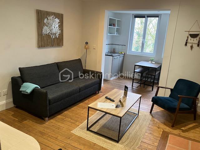 Immeuble commercial de 200 m² - surelle salon 5.jpg