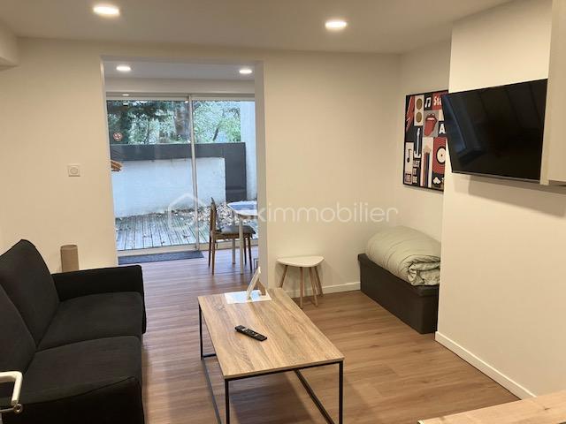 Immeuble commercial de 200 m² - surelle salon 3 baie vitrée.jpg