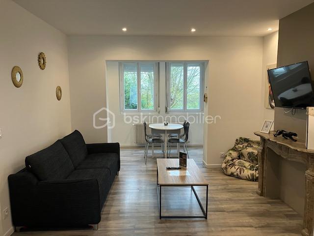 Immeuble commercial de 200 m² - surelle salon 7.jpg