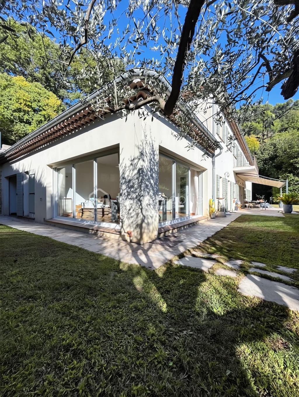 Maison de 433 m² - d08a1c2e97b61f8-1.jpg