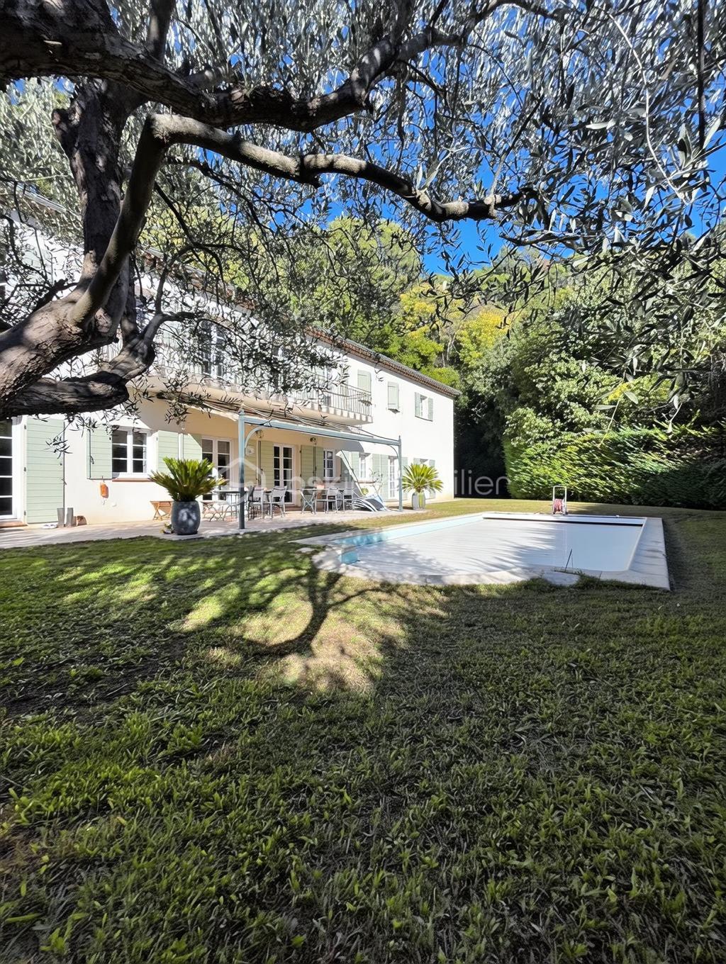 Maison de 433 m² - 6de4773d4705701-1.jpg