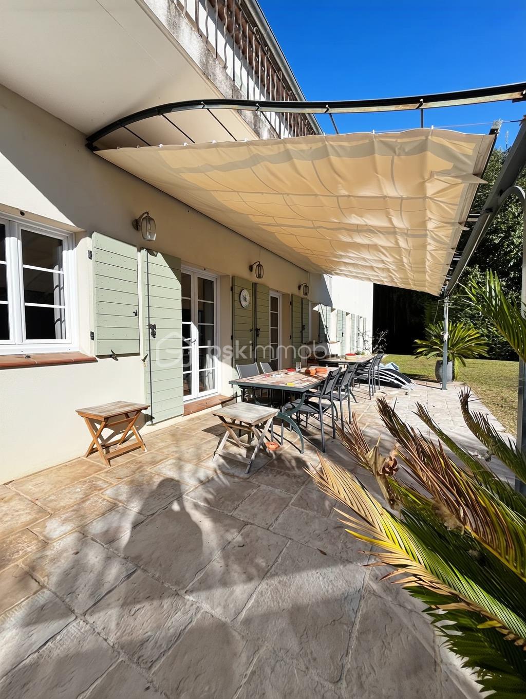 Maison de 433 m² - 2b23a09d9096e3f-1.jpg