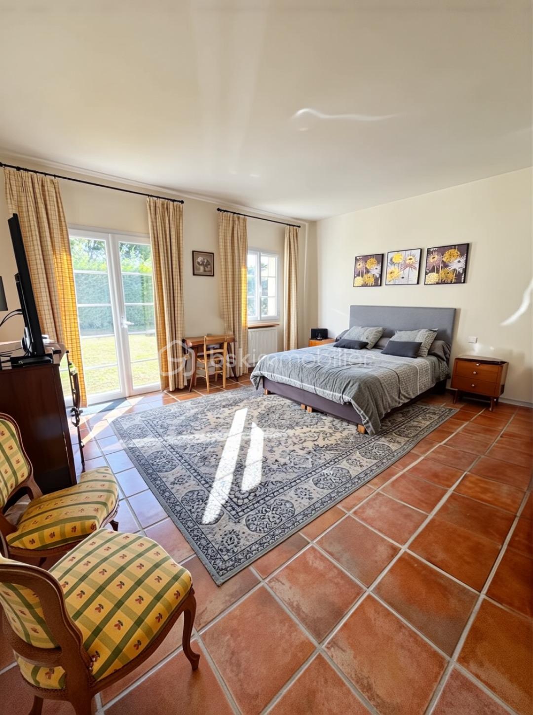 Maison de 433 m² - 8d4ba8ccf4a29a3-1.jpg