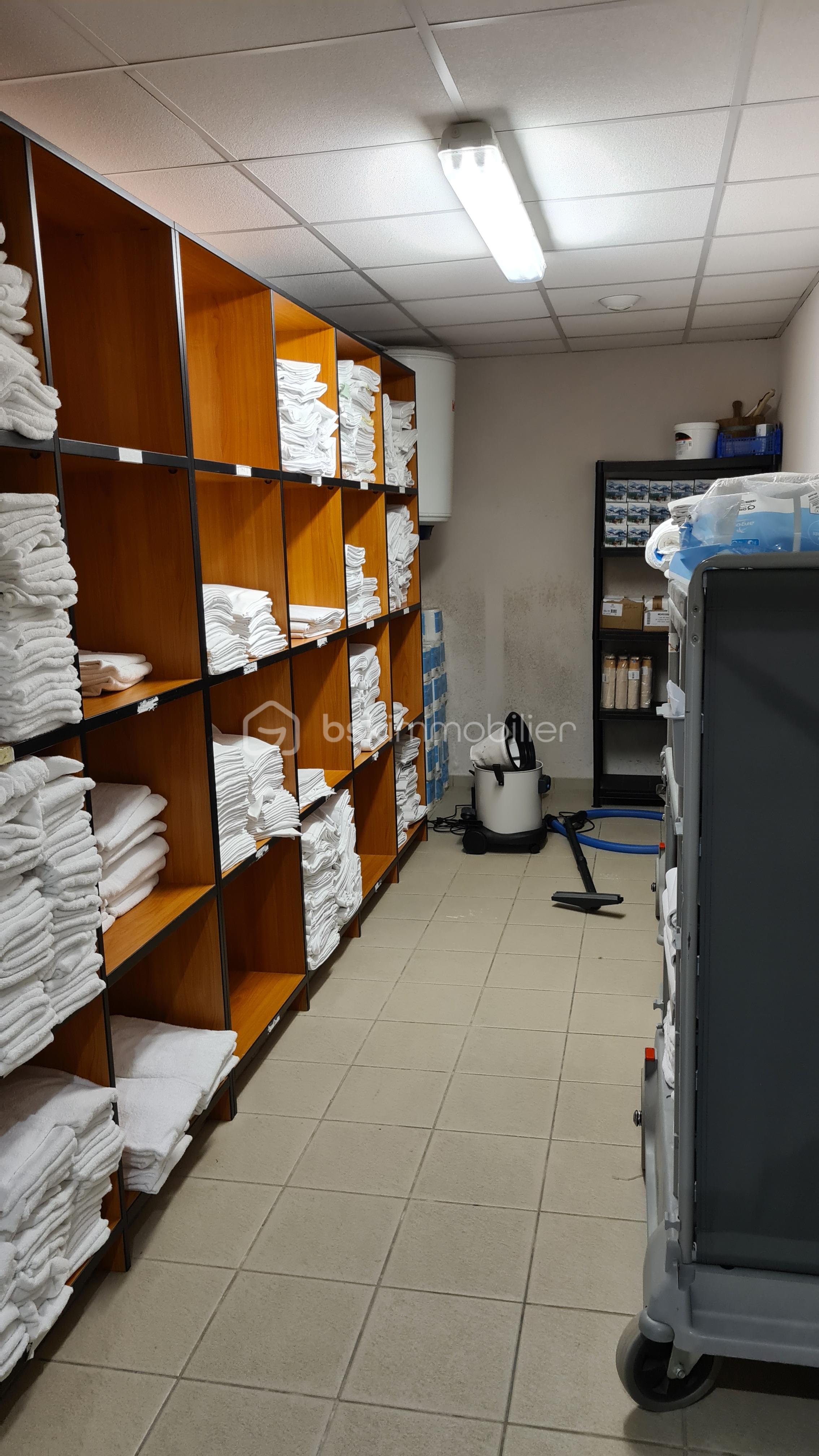 Local commercial de 808,12 m² - ROZ PHOTO LINGERIE.jpg