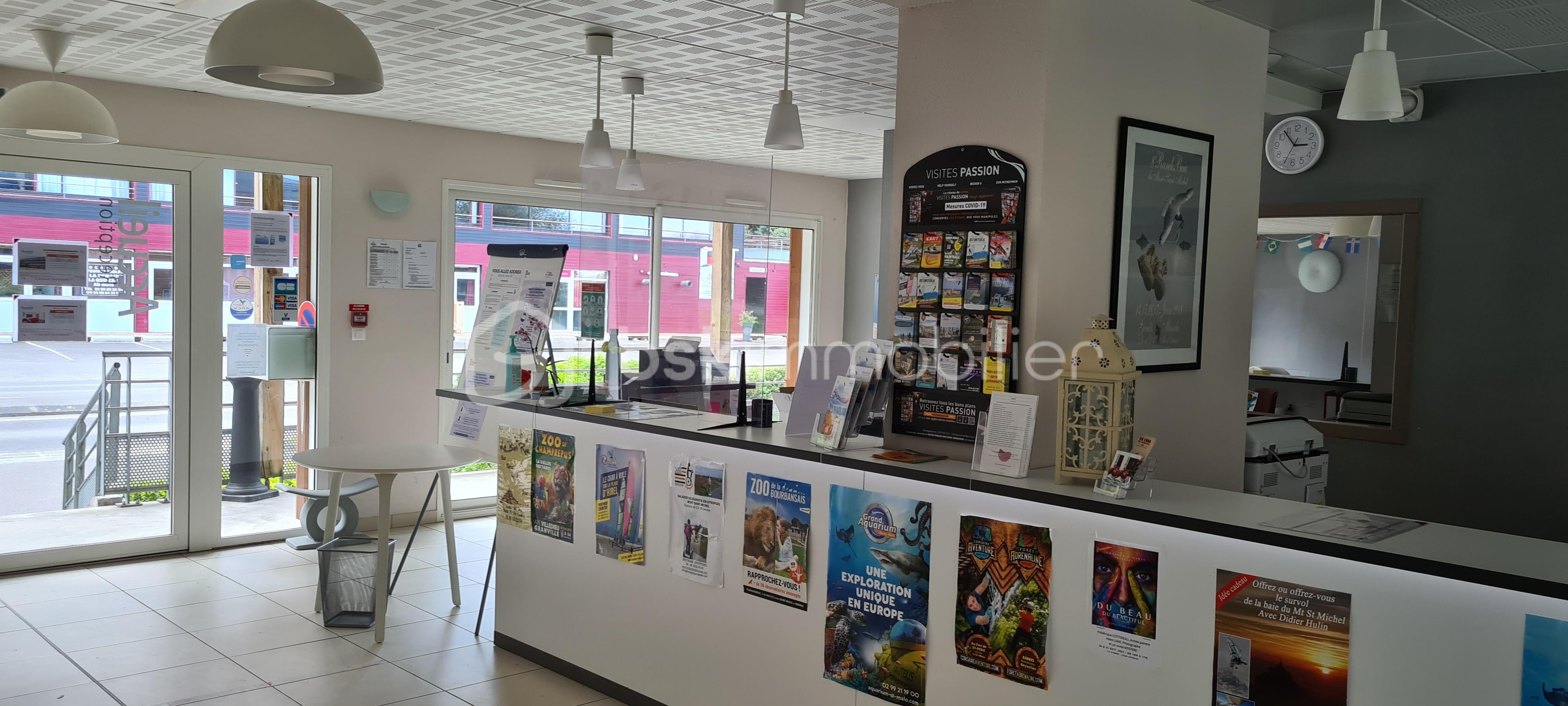 Local commercial de 808,12 m² - ROZ PHOTO ACCEUIL RESIDENCE.jpg