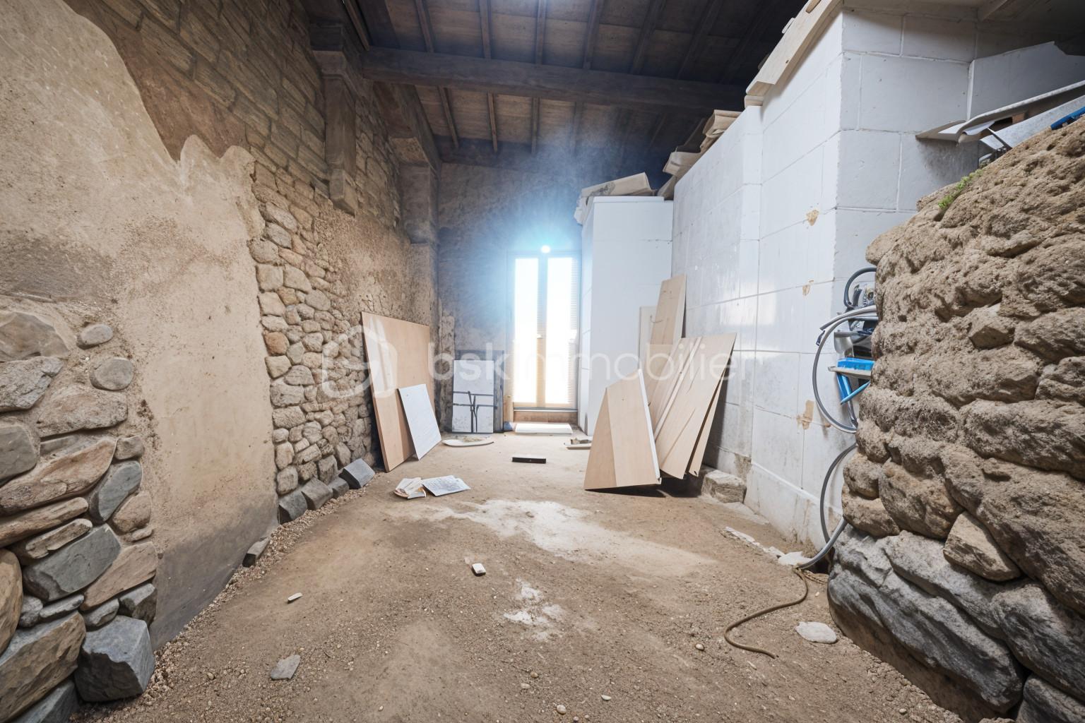 Maison de 94,77 m² - renovateclub-empty-style-x52g896x.jpg