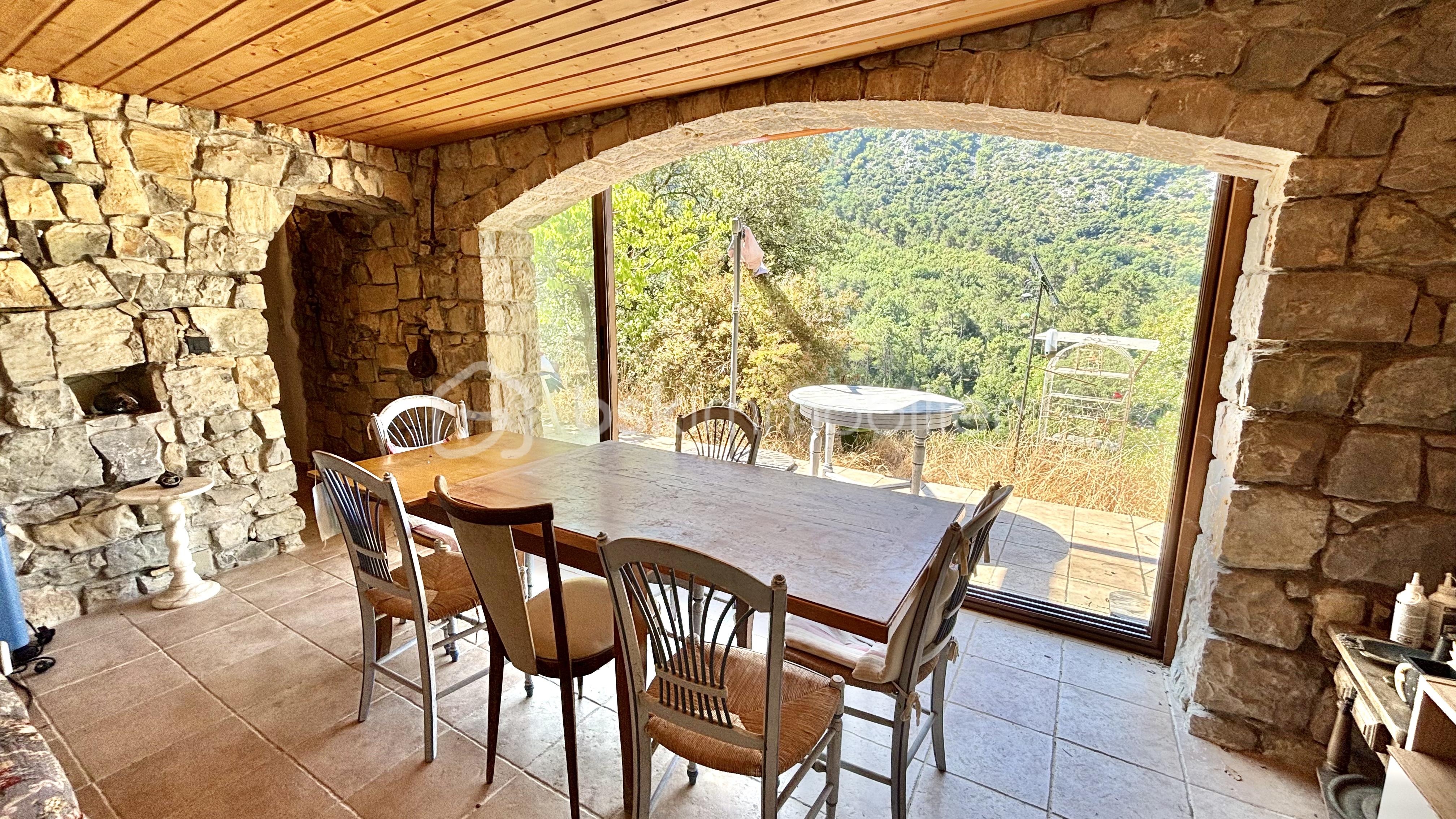 Maison en pierre de 77,90 m² - tempImageOV2ghO.png