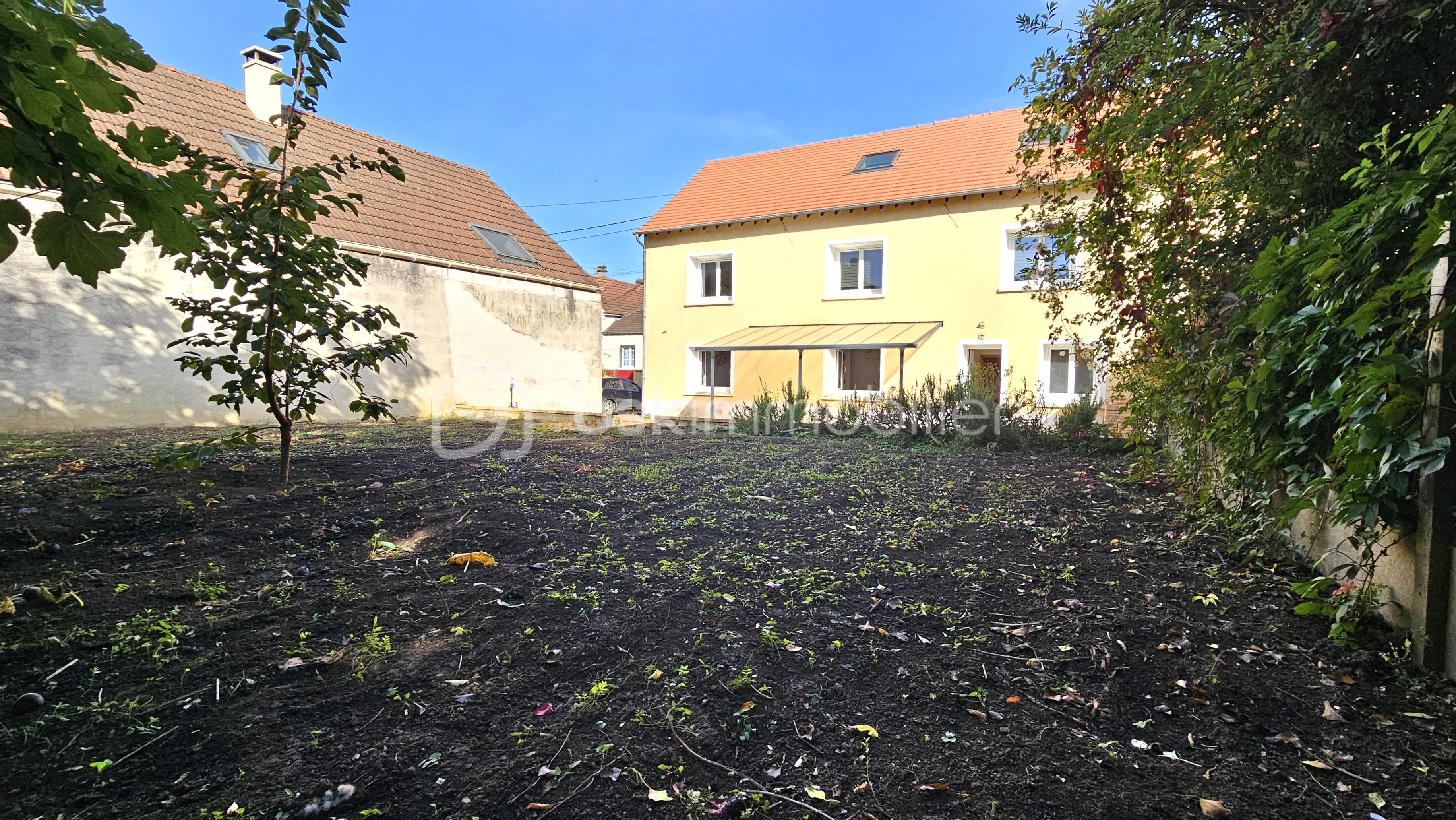 Maison de village de 198 m² - 20251002_111423.jpg