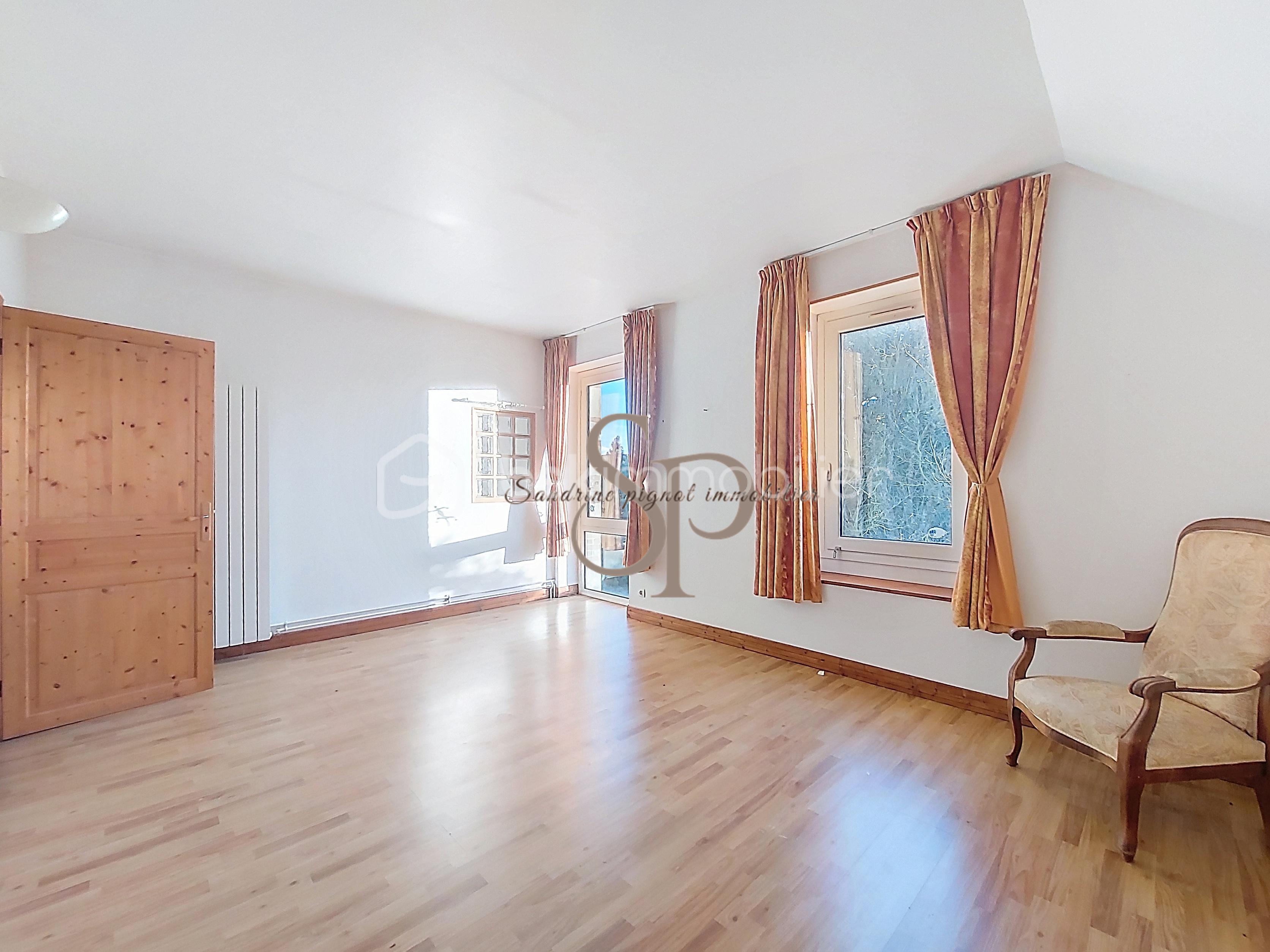 Maison en pierre de 190 m² - lorrez_00044.jpg