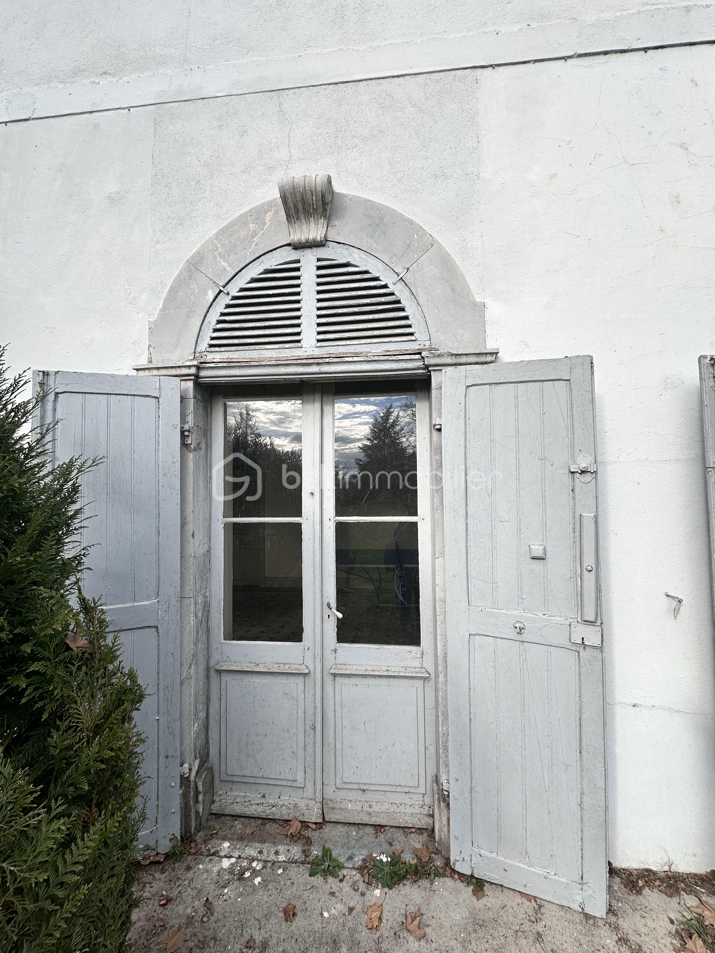 Domaine de 376,44 m² - 486E839A-7526-422F-B5AF-8C1E486F20E8.JPG