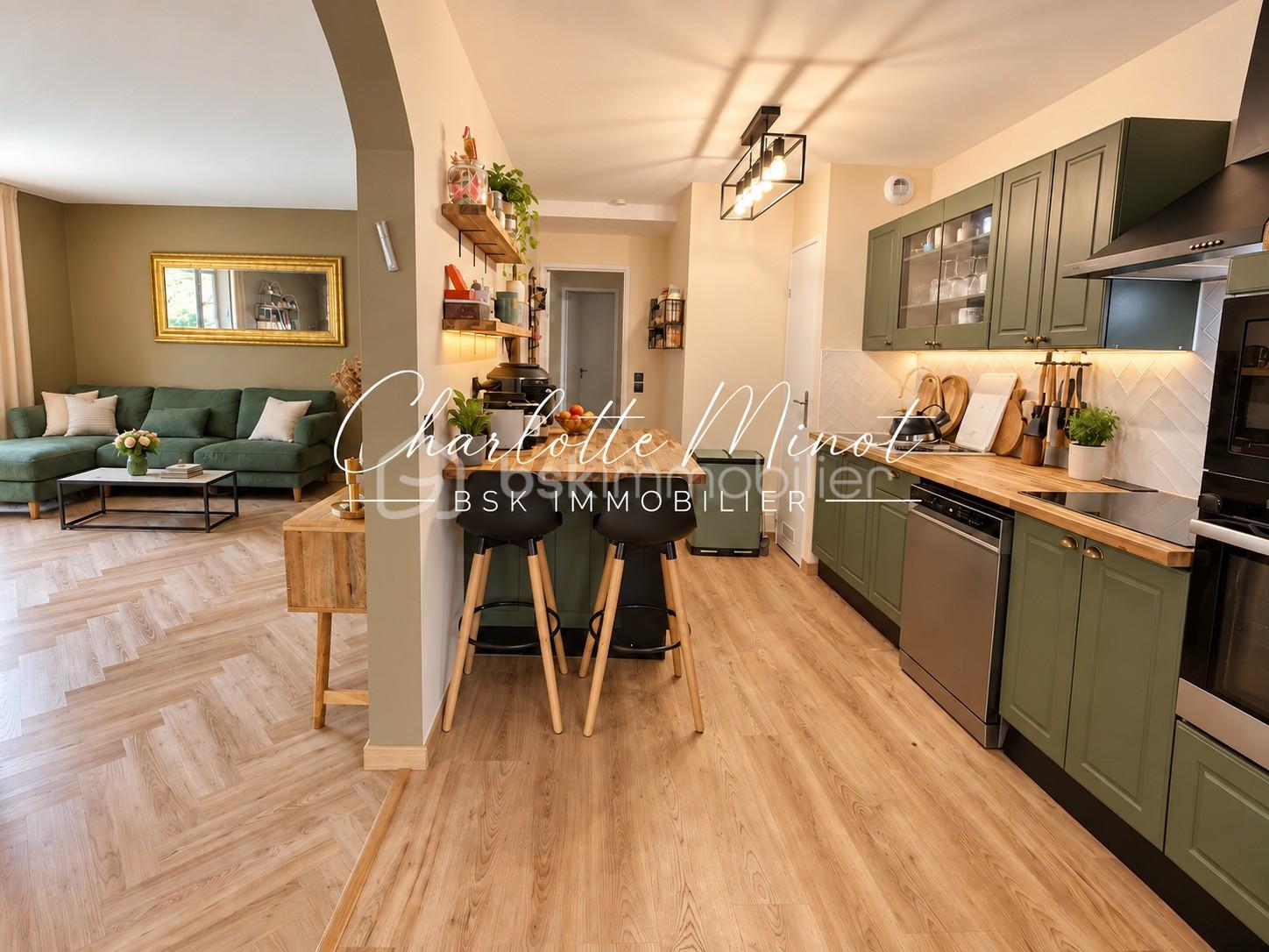 cuisine equipée sur sejour.jpg