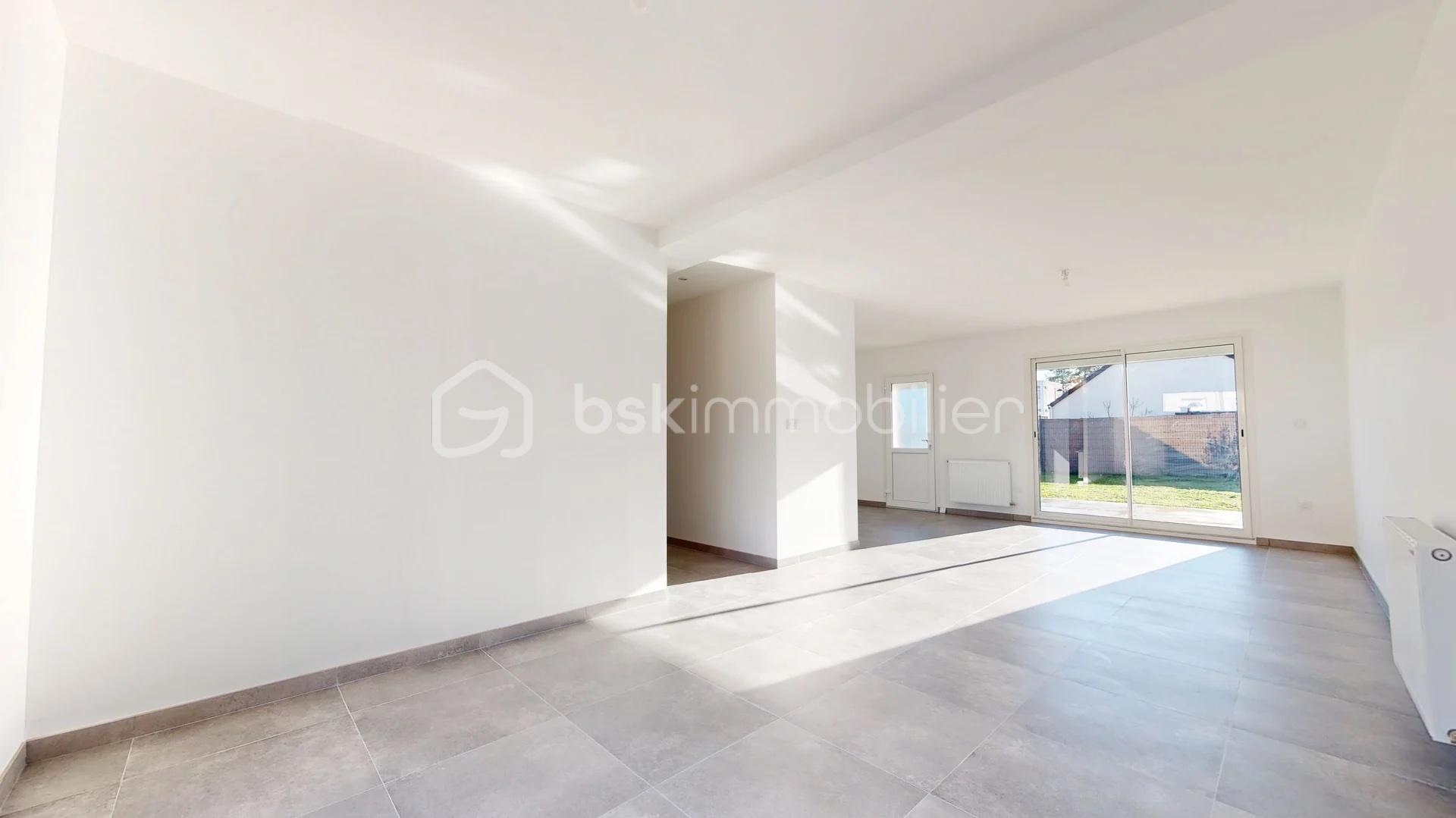 Maison de 110 m² - salon_09.45.14.jpg