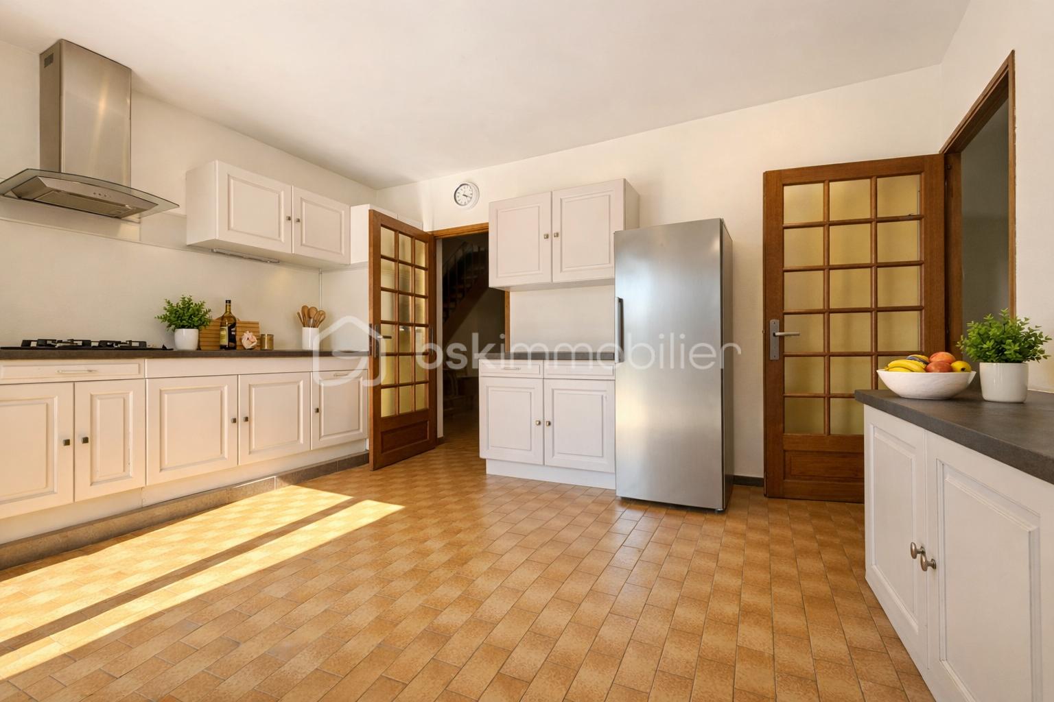 EMILIE BROCHE BSK IMMOBILIER BOURG SAINT ANDEOL 0629326964 CUISINE.png