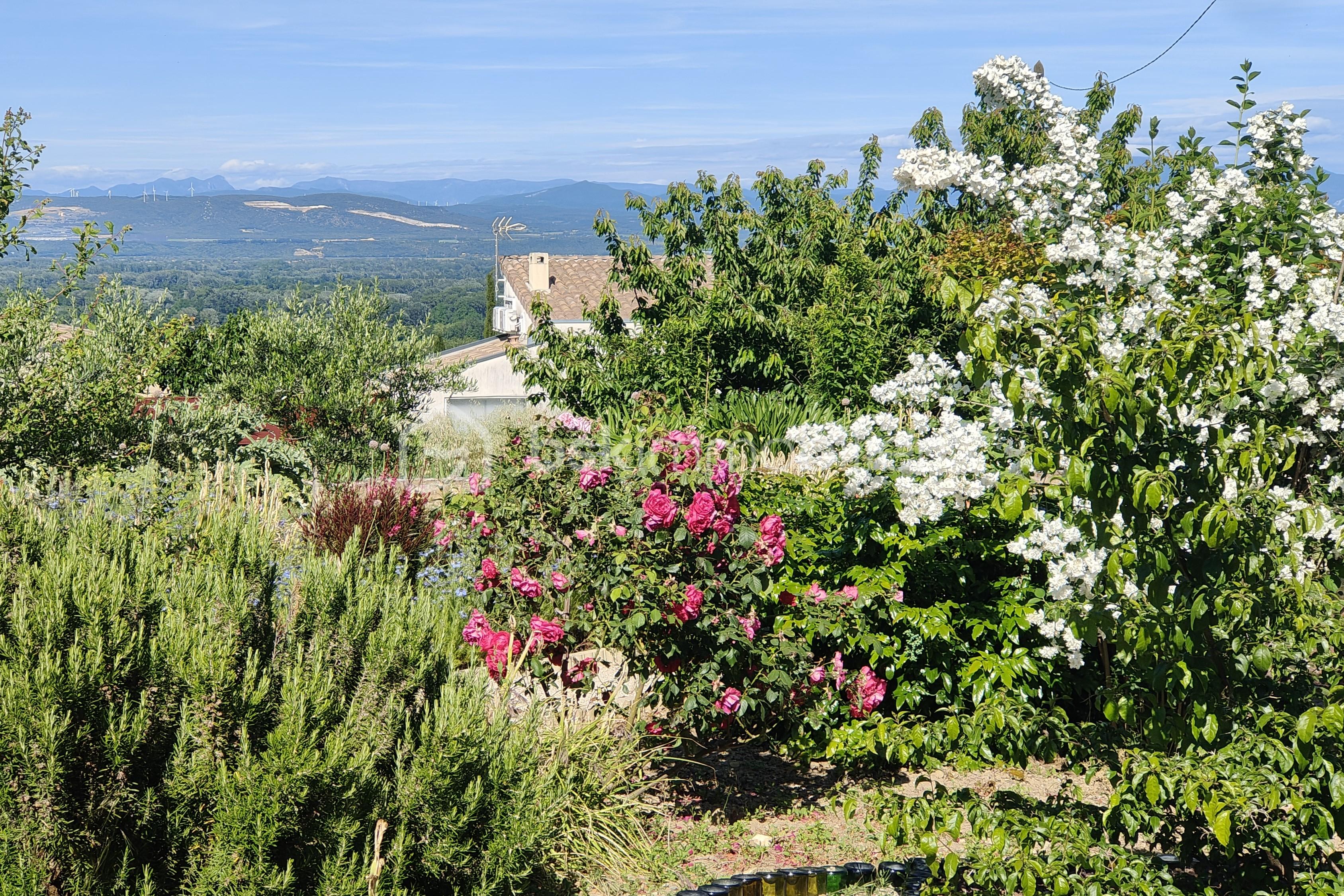 EMILIE BROCHE BSK IMMOBILIER BOURG SAINT ANDEOL 0629326964 VUE EXTERIEURE.jpg