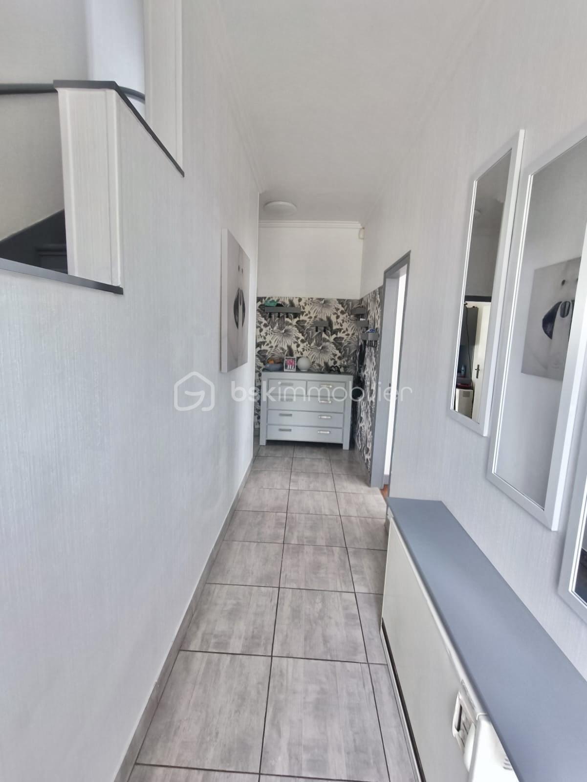 Pavillon de 180 m² - ebf612d4-f233-4626-b0c0-bc87eeeb10b4.jpg