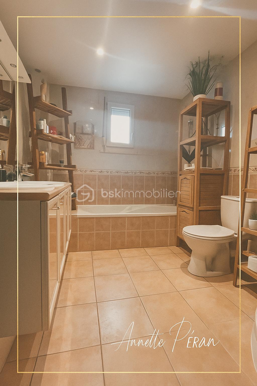 Maison de ville de 140 m² - 51C6F0DA-41B6-44C9-8F88-54C9439FFADB.png