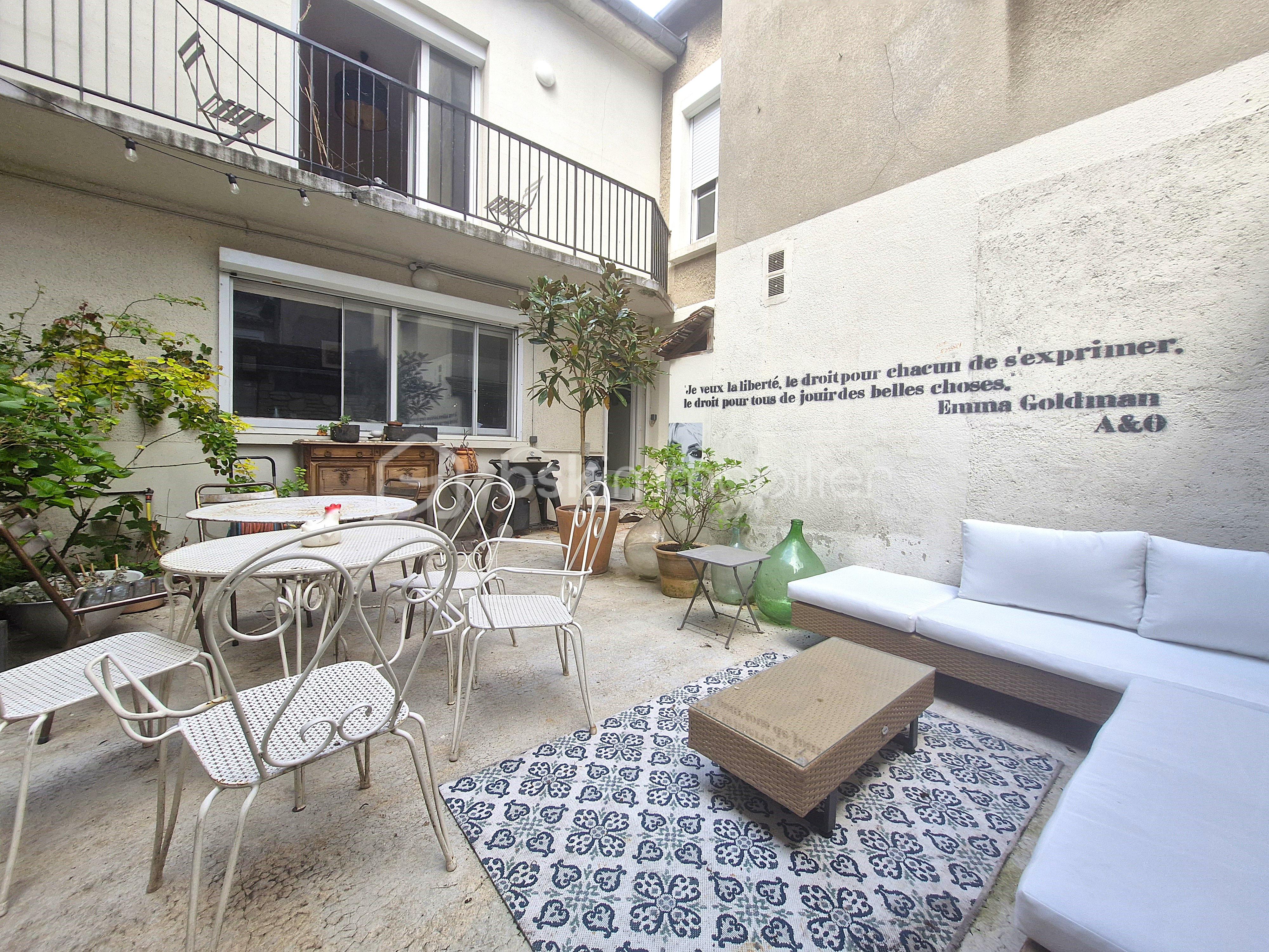 Maison de ville de 147 m² - cour2.jpg