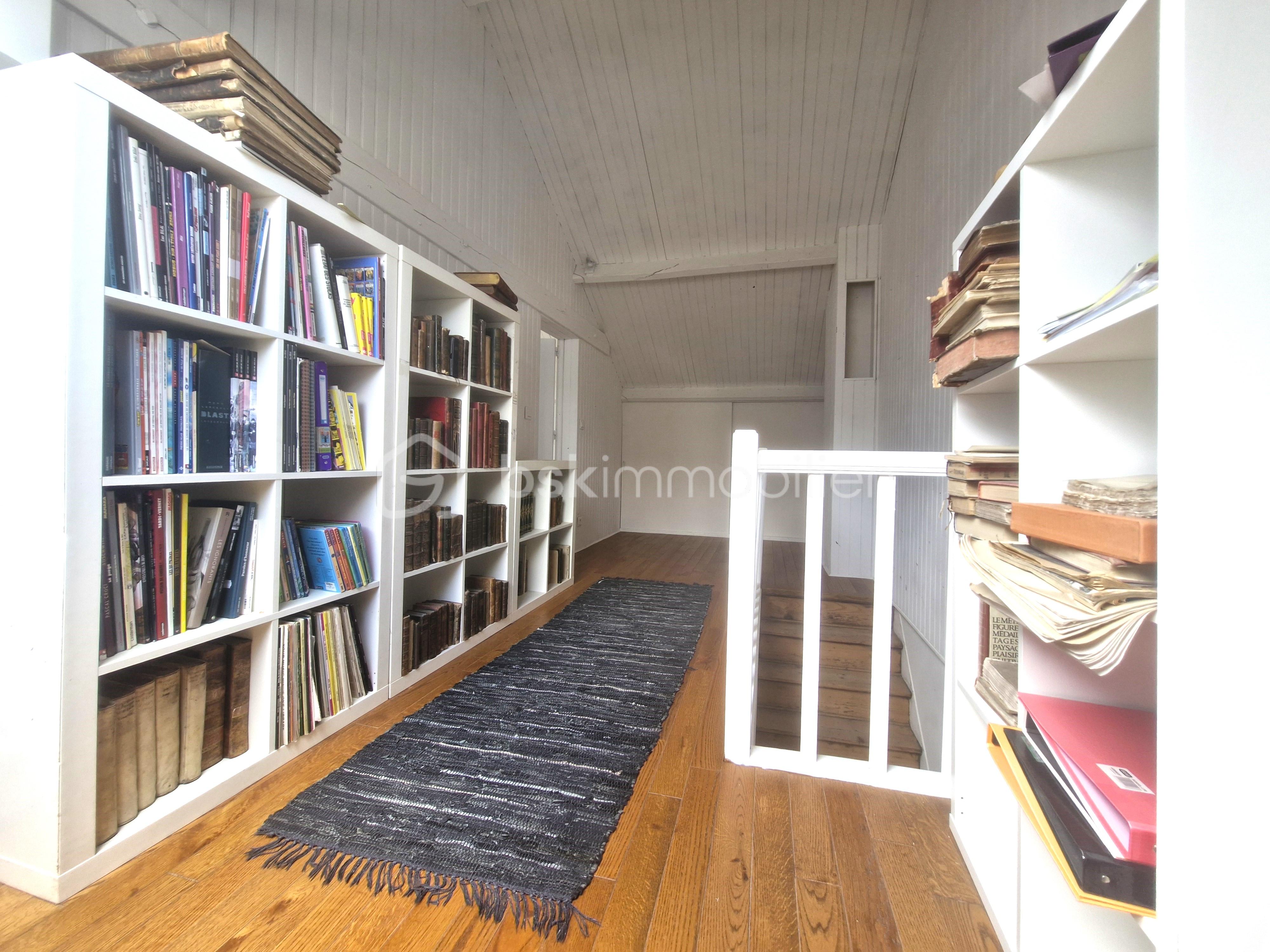 Maison de ville de 147 m² - BIBLIO.jpg