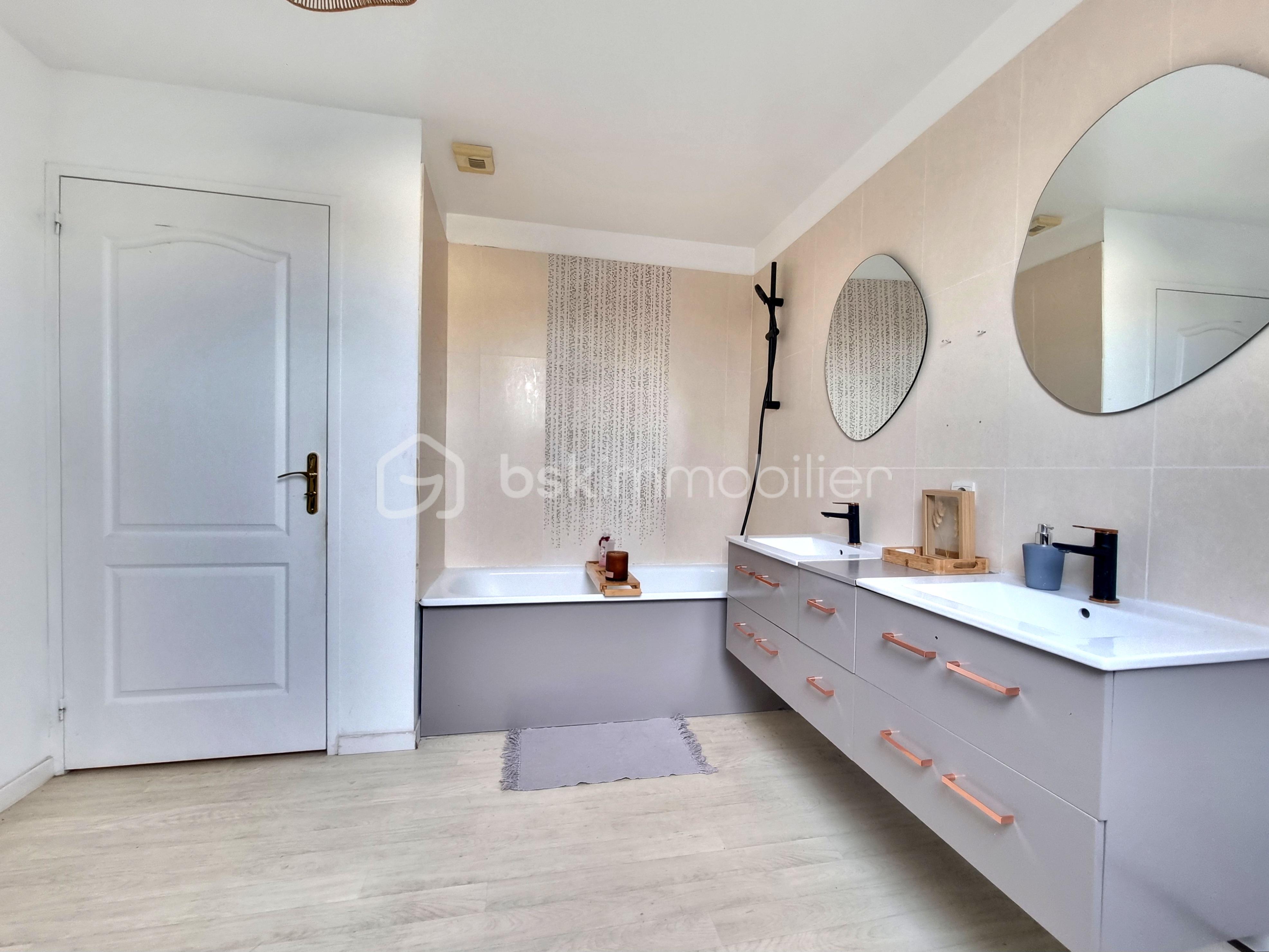 Maison traditionnelle de 98 m² - 20251209_140843.jpg