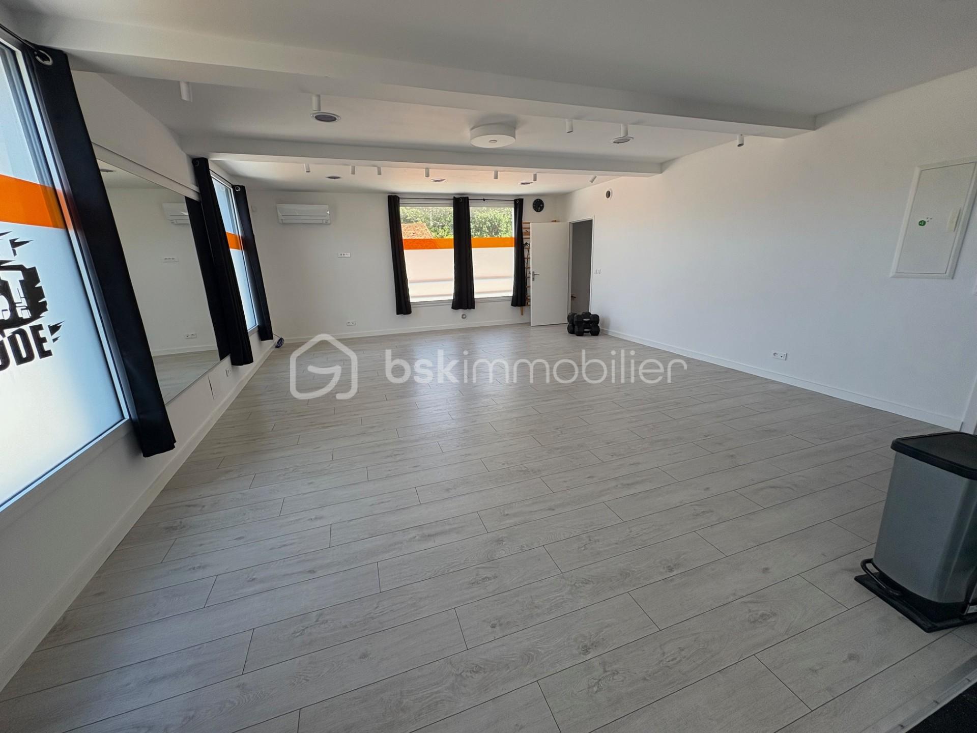 Local d activites de 99,18 m² - thumbnail_IMG_7013.jpg